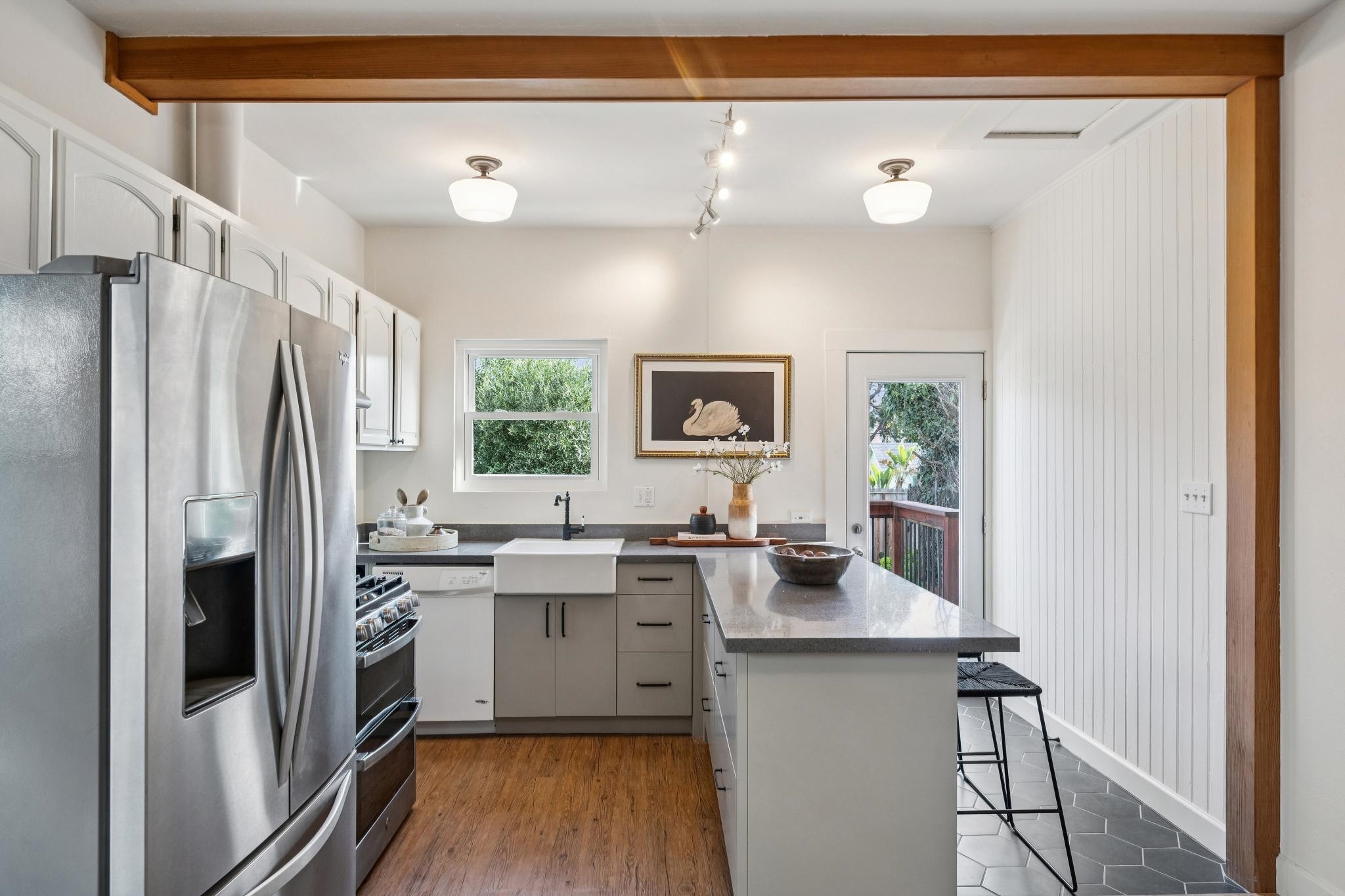 Detail Gallery Image 14 of 35 For 5216 Market St, Oakland,  CA 94608 - 2 Beds | 1/1 Baths