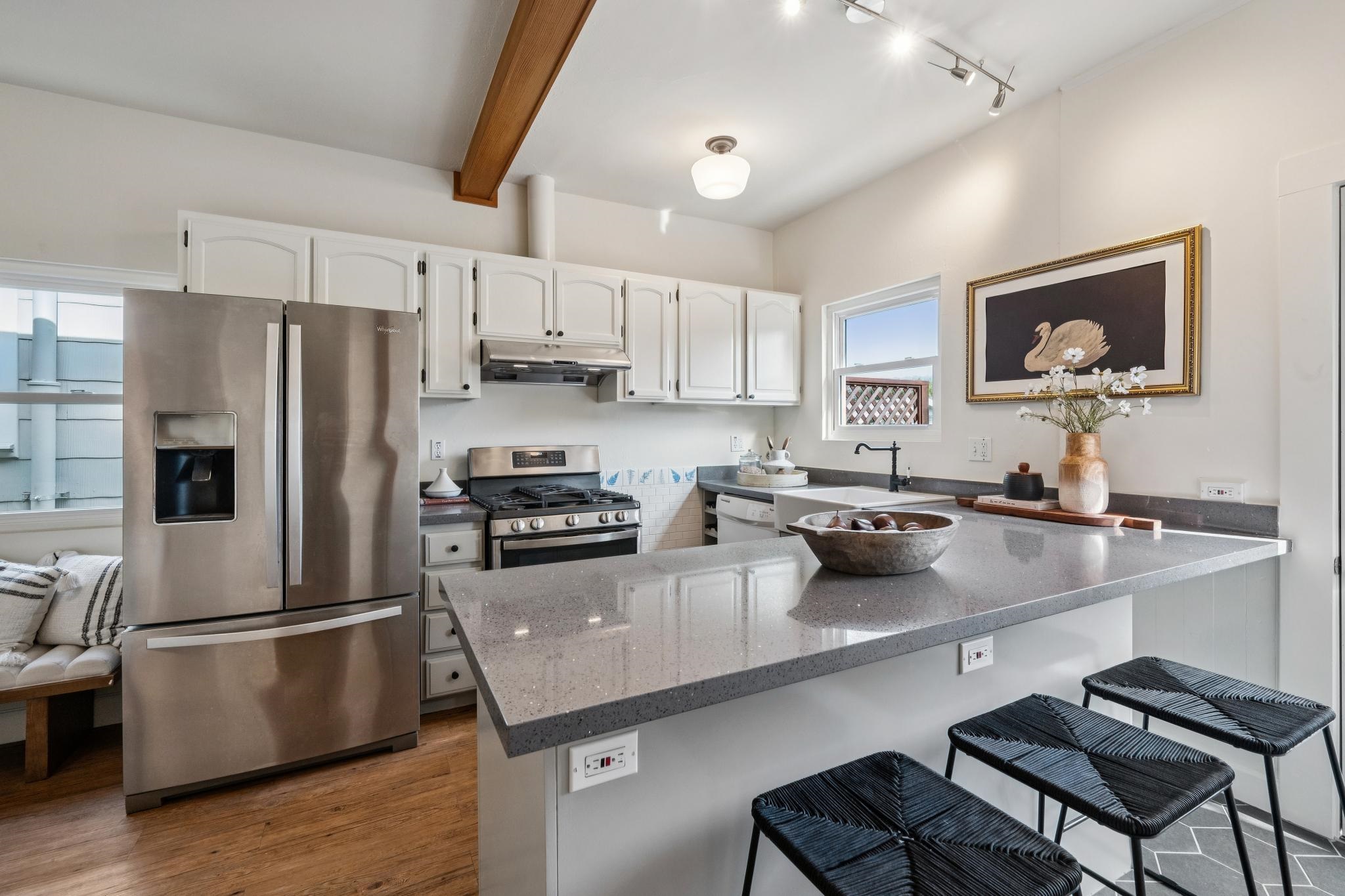 Detail Gallery Image 15 of 35 For 5216 Market St, Oakland,  CA 94608 - 2 Beds | 1/1 Baths