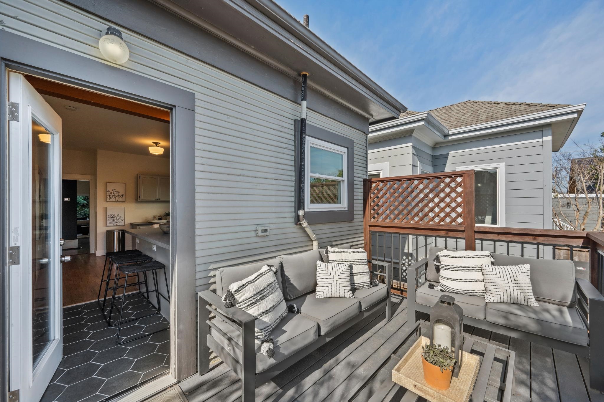 Detail Gallery Image 30 of 35 For 5216 Market St, Oakland,  CA 94608 - 2 Beds | 1/1 Baths