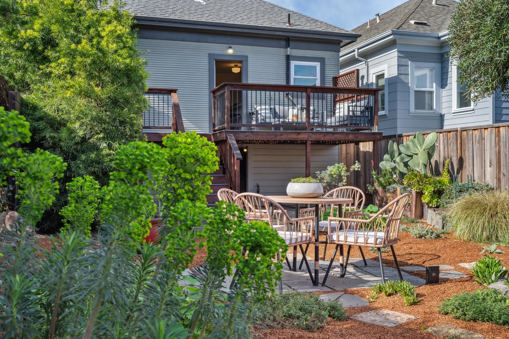 Detail Gallery Image 33 of 35 For 5216 Market St, Oakland,  CA 94608 - 2 Beds | 1/1 Baths