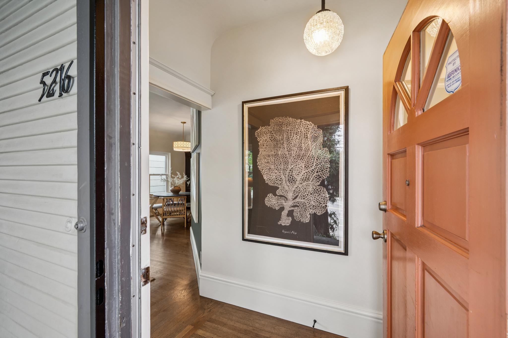 Detail Gallery Image 5 of 35 For 5216 Market St, Oakland,  CA 94608 - 2 Beds | 1/1 Baths