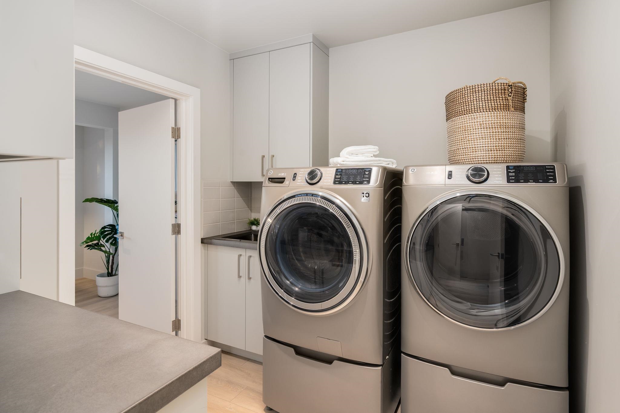 Detail Gallery Image 36 of 59 For 1468 Summit Rd, Berkeley,  CA 94708 - 4 Beds | 3 Baths