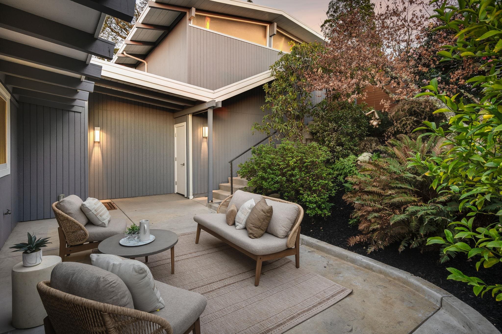 Detail Gallery Image 48 of 59 For 1468 Summit Rd, Berkeley,  CA 94708 - 4 Beds | 3 Baths