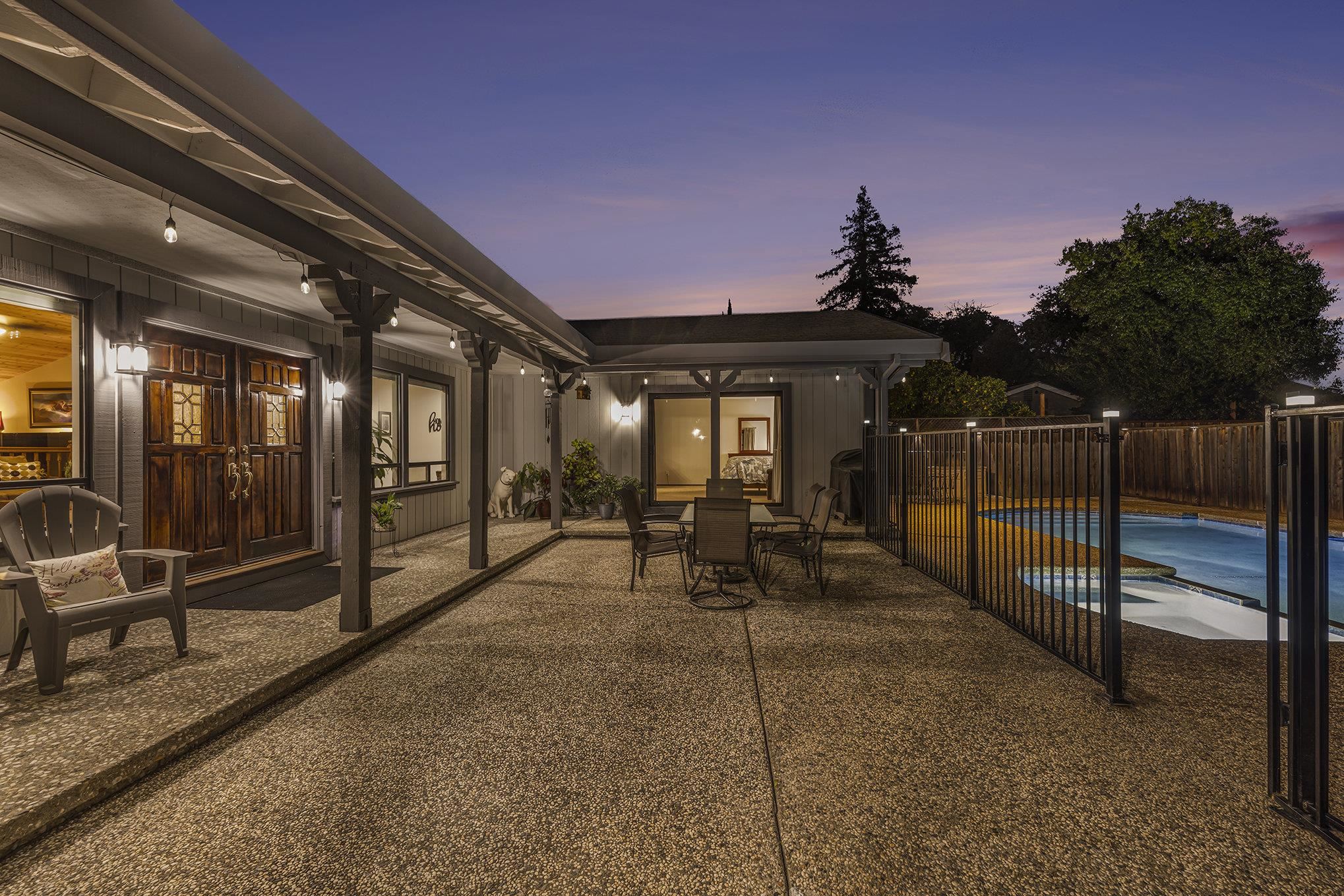 Detail Gallery Image 8 of 32 For 3622 Delancey Ln, Concord,  CA 94519 - 3 Beds | 3 Baths