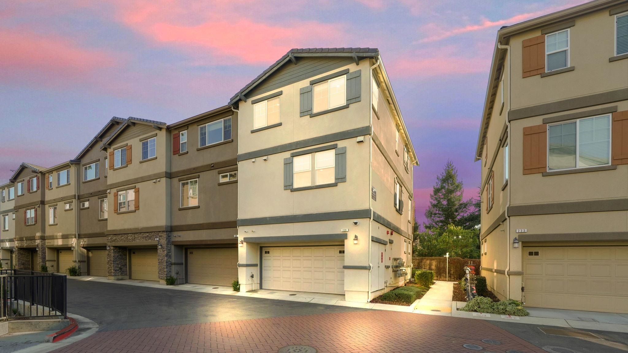 Photo #1: 41123102 Listing: Photo #1