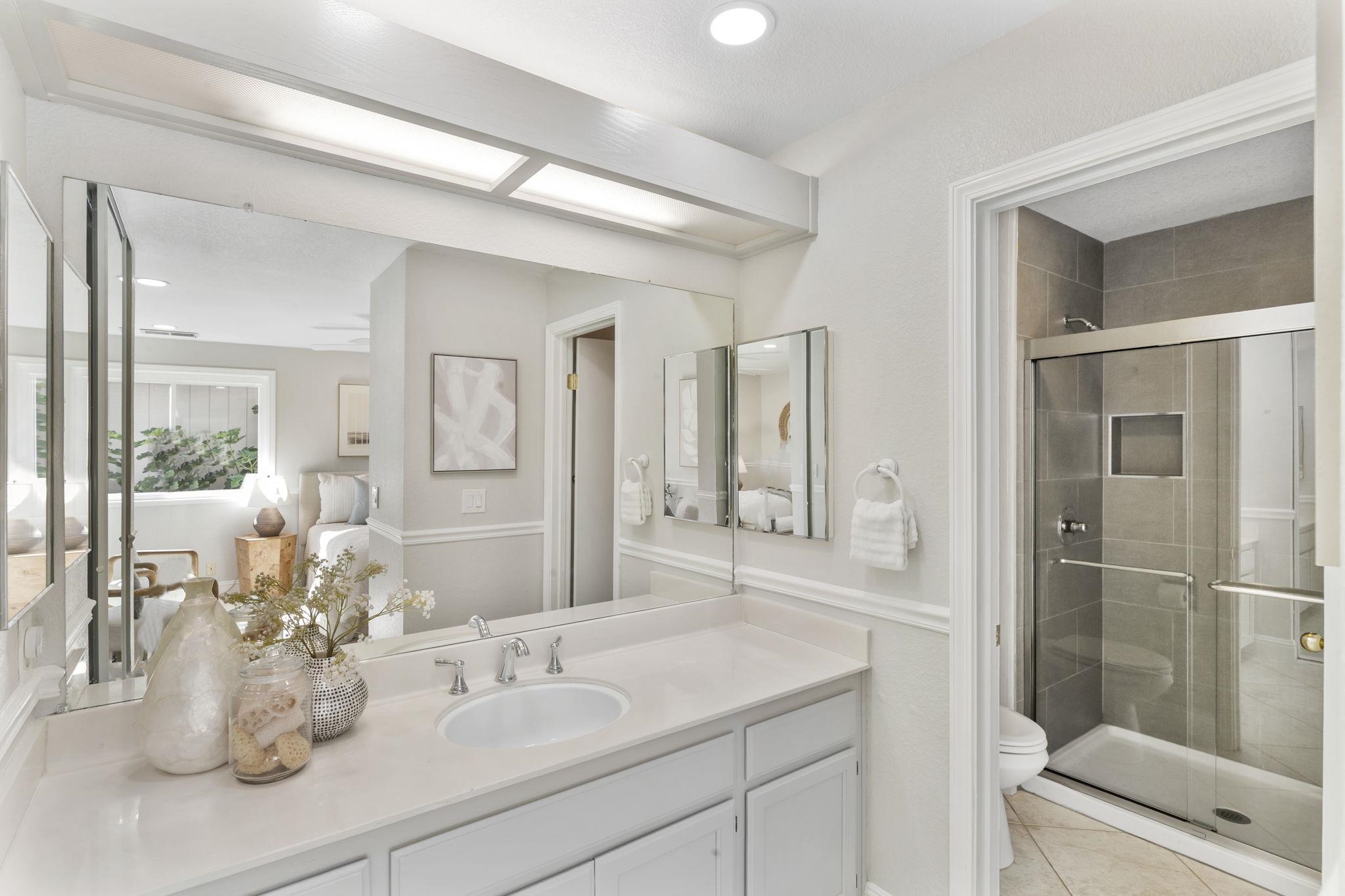 Detail Gallery Image 12 of 25 For 215 Mavis Dr, Pleasanton,  CA 94566 - 3 Beds | 2/1 Baths