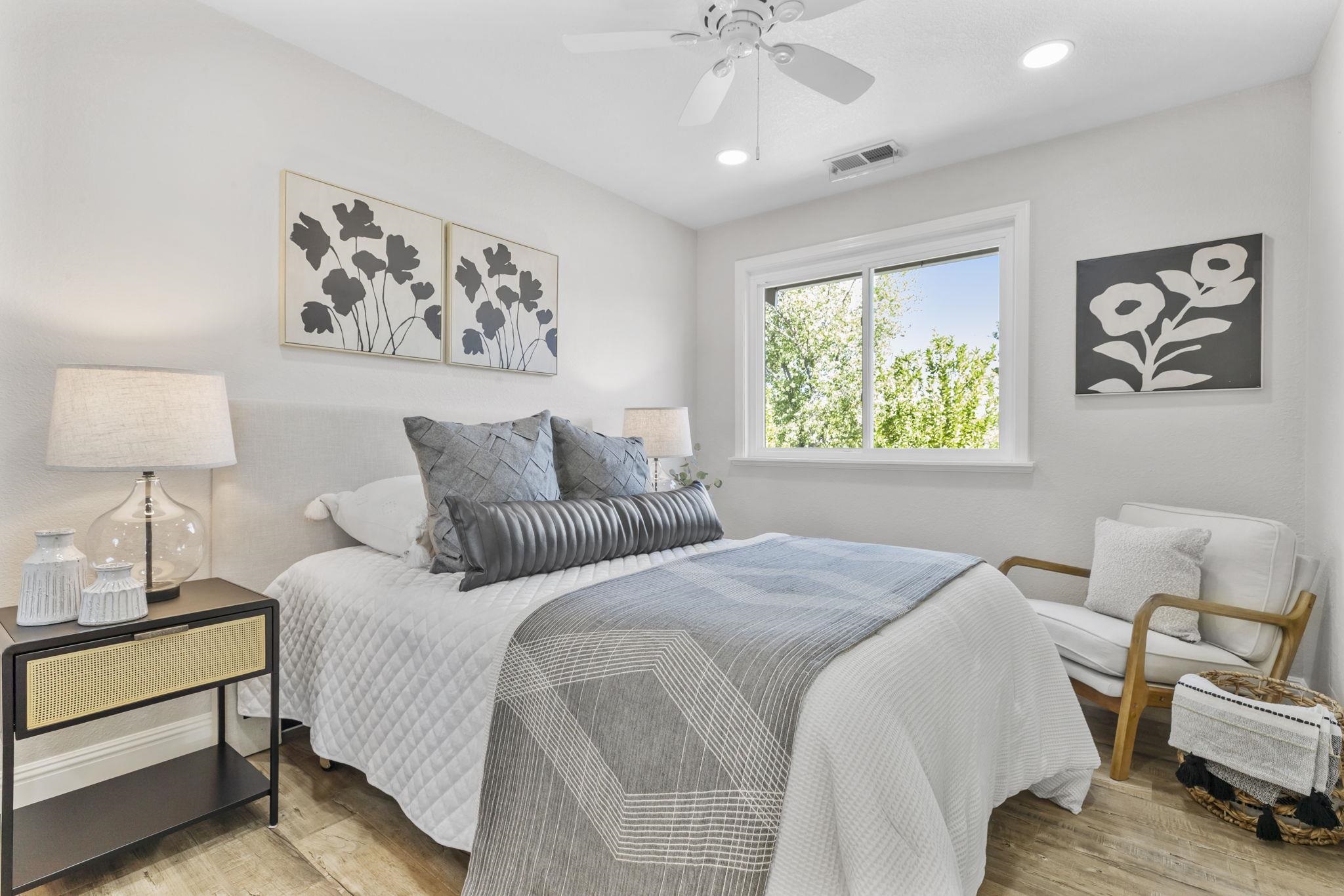 Detail Gallery Image 13 of 25 For 215 Mavis Dr, Pleasanton,  CA 94566 - 3 Beds | 2/1 Baths