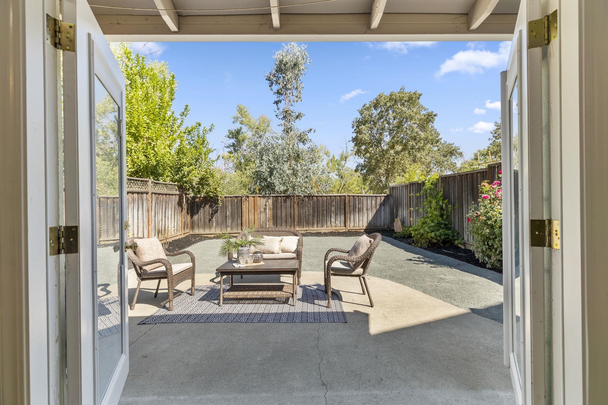 Detail Gallery Image 18 of 25 For 215 Mavis Dr, Pleasanton,  CA 94566 - 3 Beds | 2/1 Baths