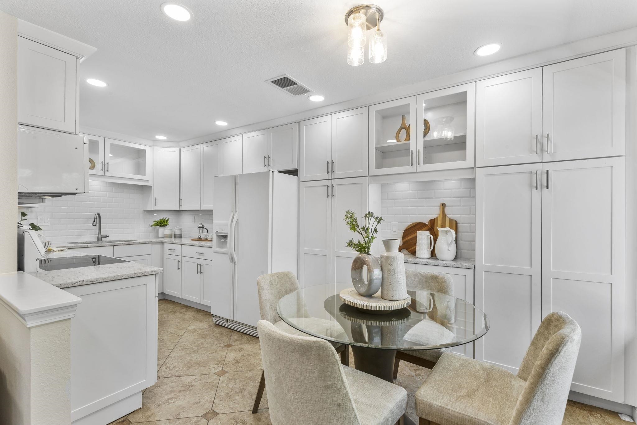 Detail Gallery Image 7 of 25 For 215 Mavis Dr, Pleasanton,  CA 94566 - 3 Beds | 2/1 Baths