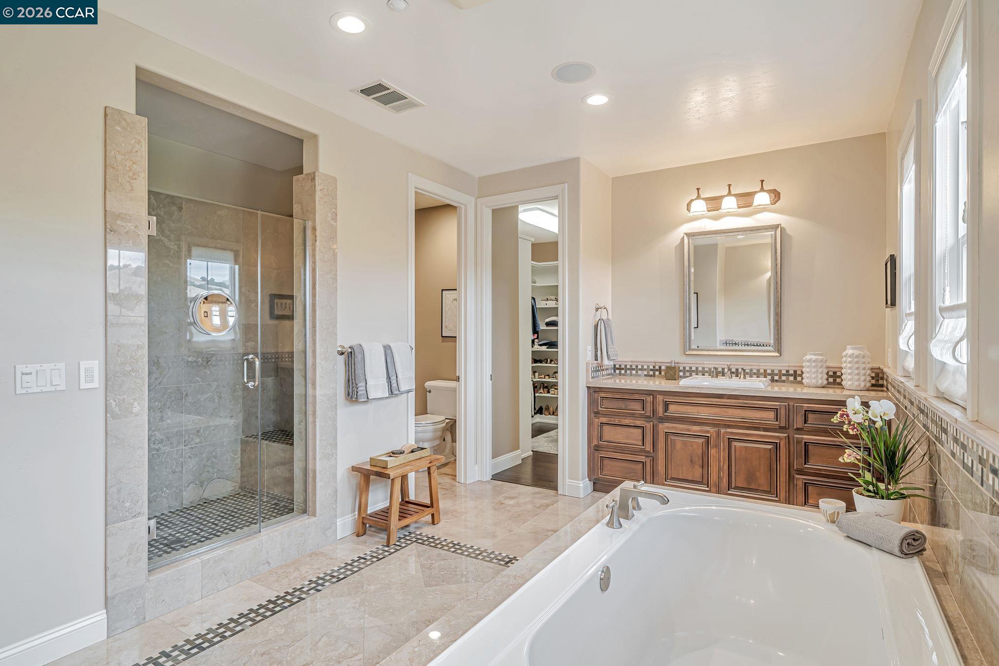 Detail Gallery Image 38 of 60 For 120 Tamarind Ln, Danville,  CA 94526 - 6 Beds | 6/1 Baths