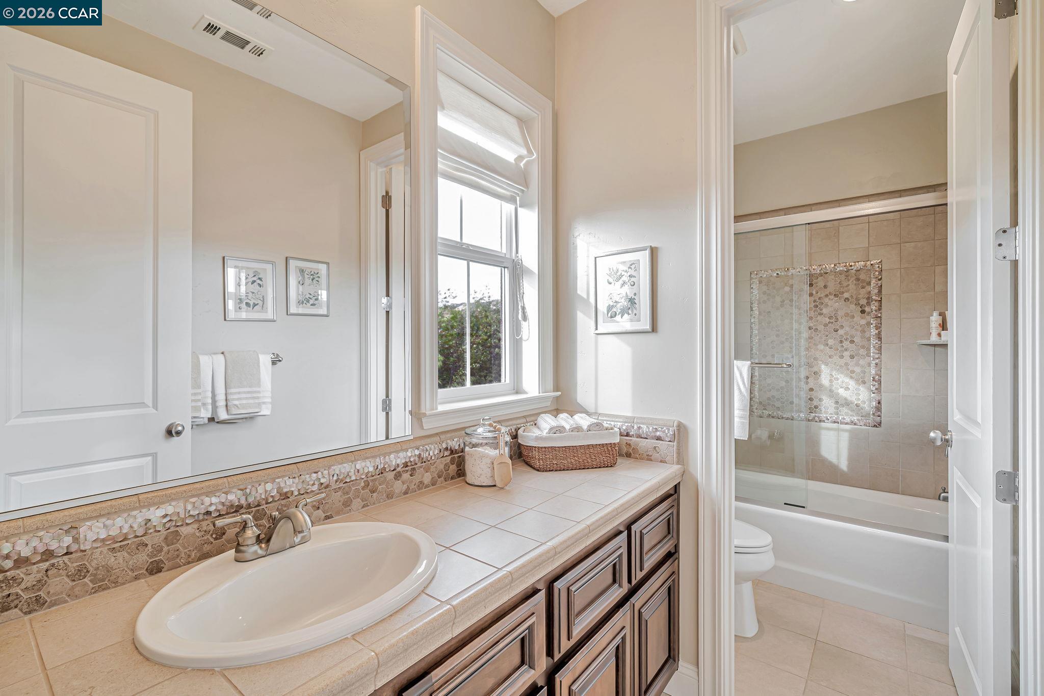 Detail Gallery Image 48 of 60 For 120 Tamarind Ln, Danville,  CA 94526 - 6 Beds | 6/1 Baths