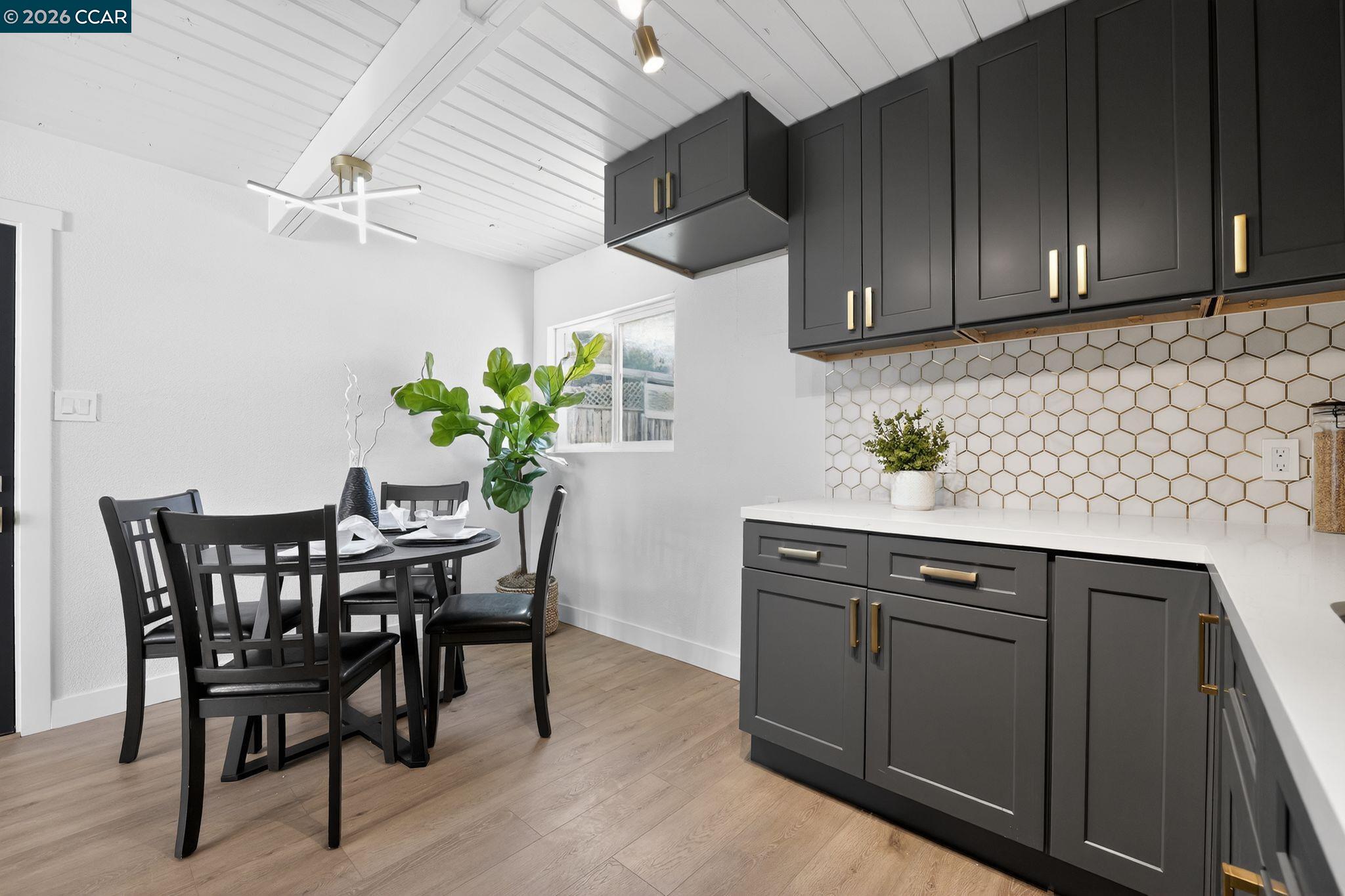 Detail Gallery Image 4 of 22 For 87 Bay Drive, Bay Point,  CA 94565-1404 - 3 Beds | 1 Baths