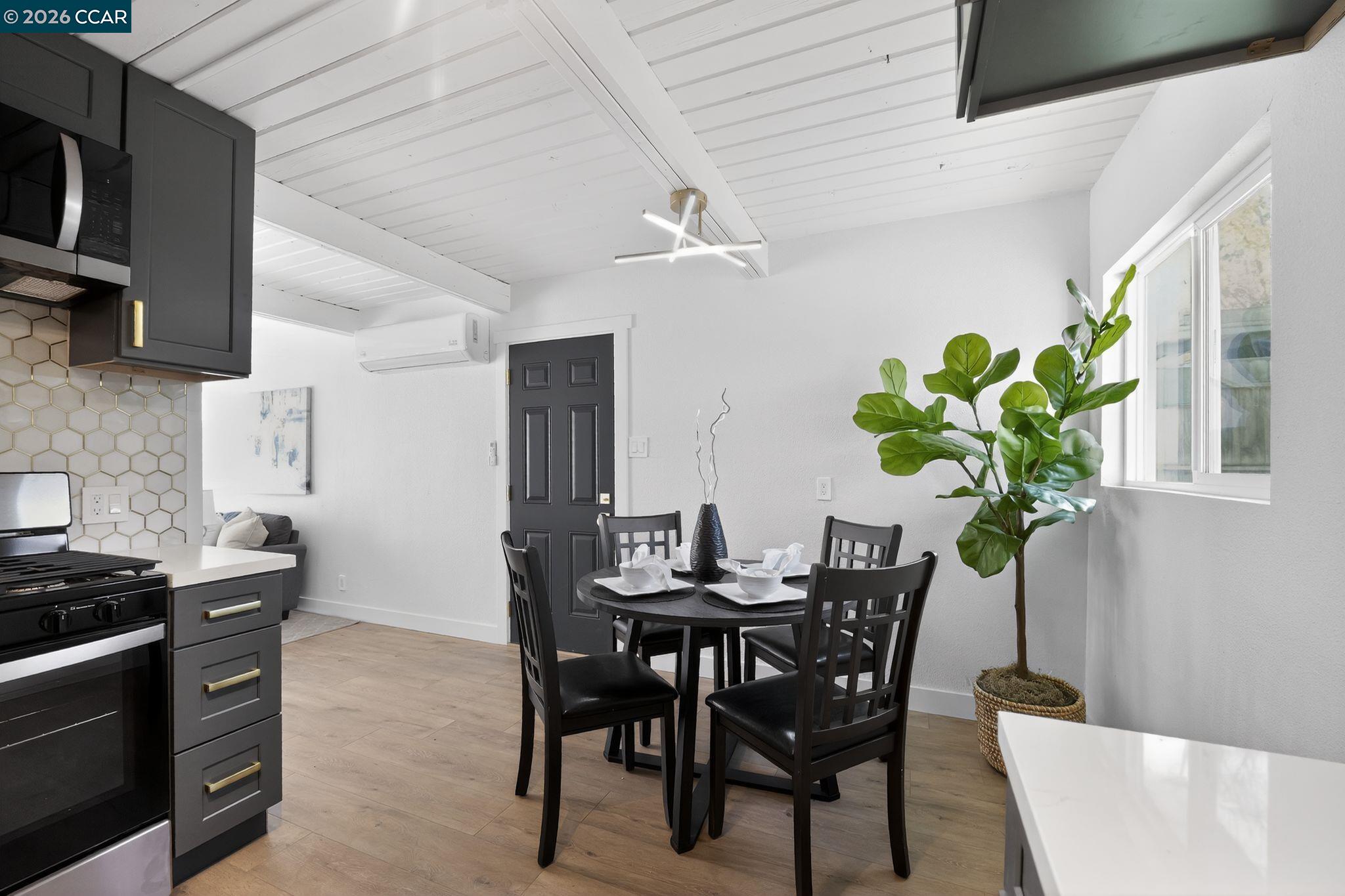 Detail Gallery Image 5 of 22 For 87 Bay Drive, Bay Point,  CA 94565-1404 - 3 Beds | 1 Baths