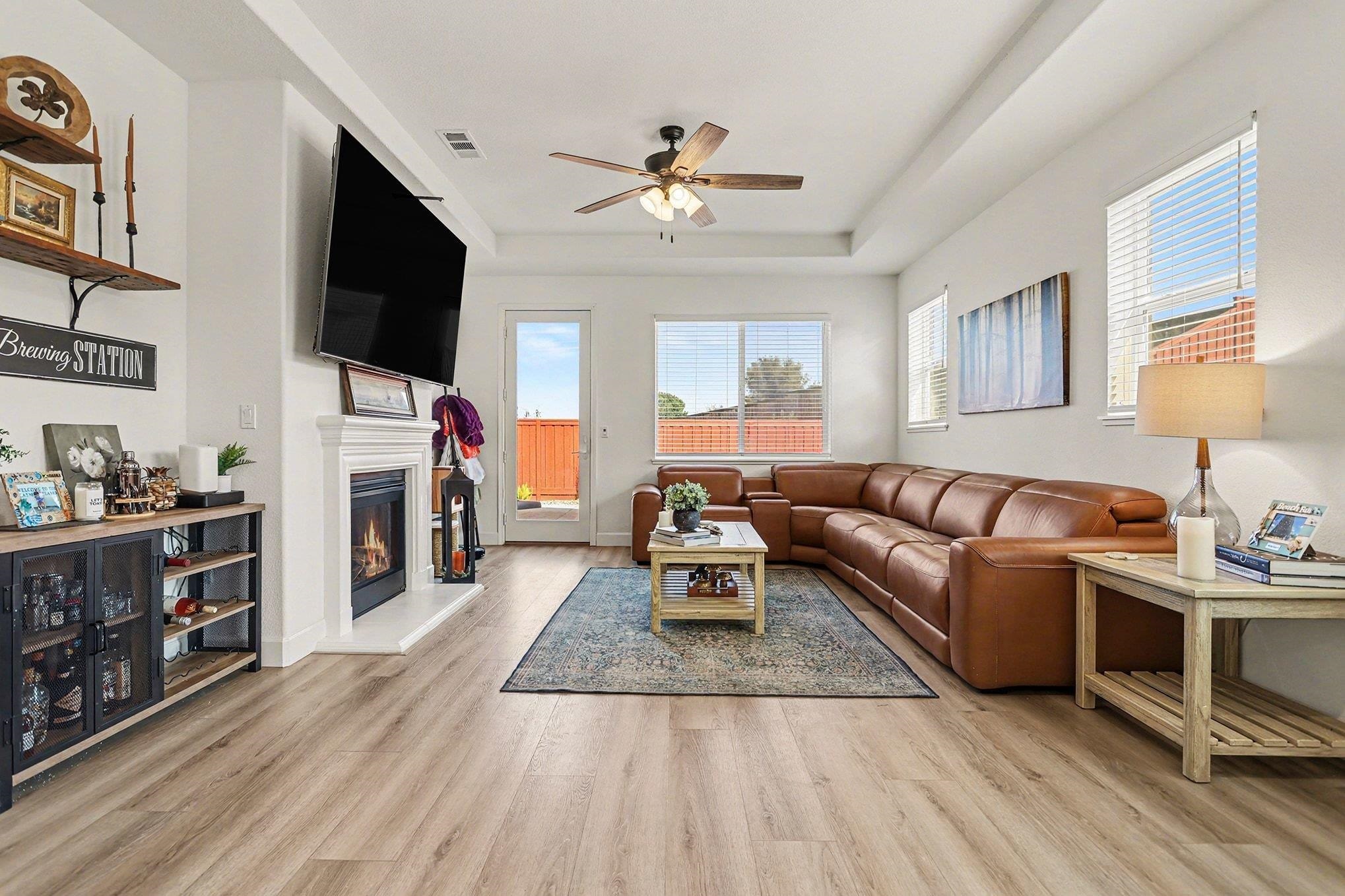 Detail Gallery Image 3 of 26 For 3033 Honeycomb Ct, Antioch,  CA 94509 - 4 Beds | 2/1 Baths