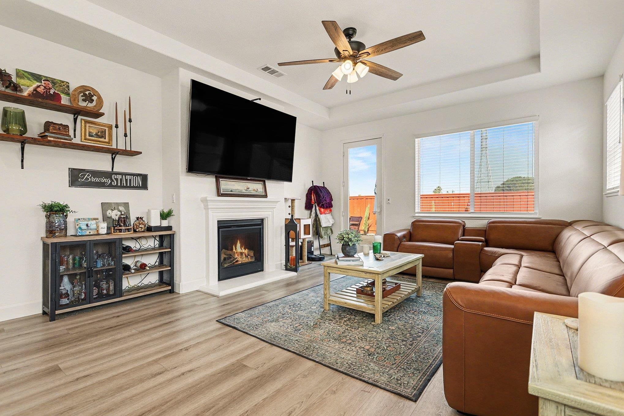 Detail Gallery Image 4 of 26 For 3033 Honeycomb Ct, Antioch,  CA 94509 - 4 Beds | 2/1 Baths