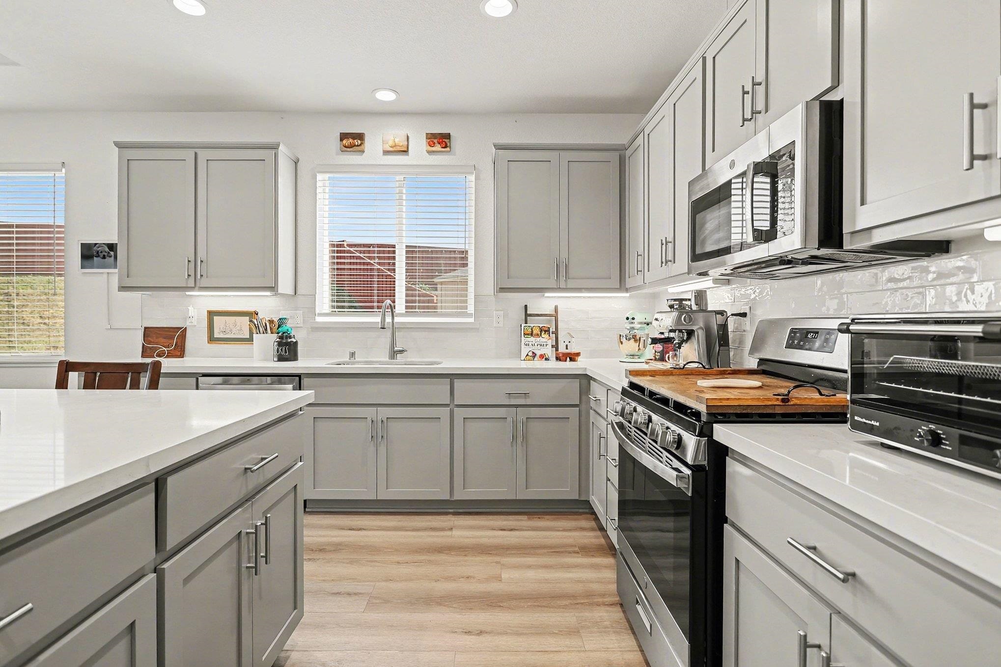 Detail Gallery Image 6 of 26 For 3033 Honeycomb Ct, Antioch,  CA 94509 - 4 Beds | 2/1 Baths