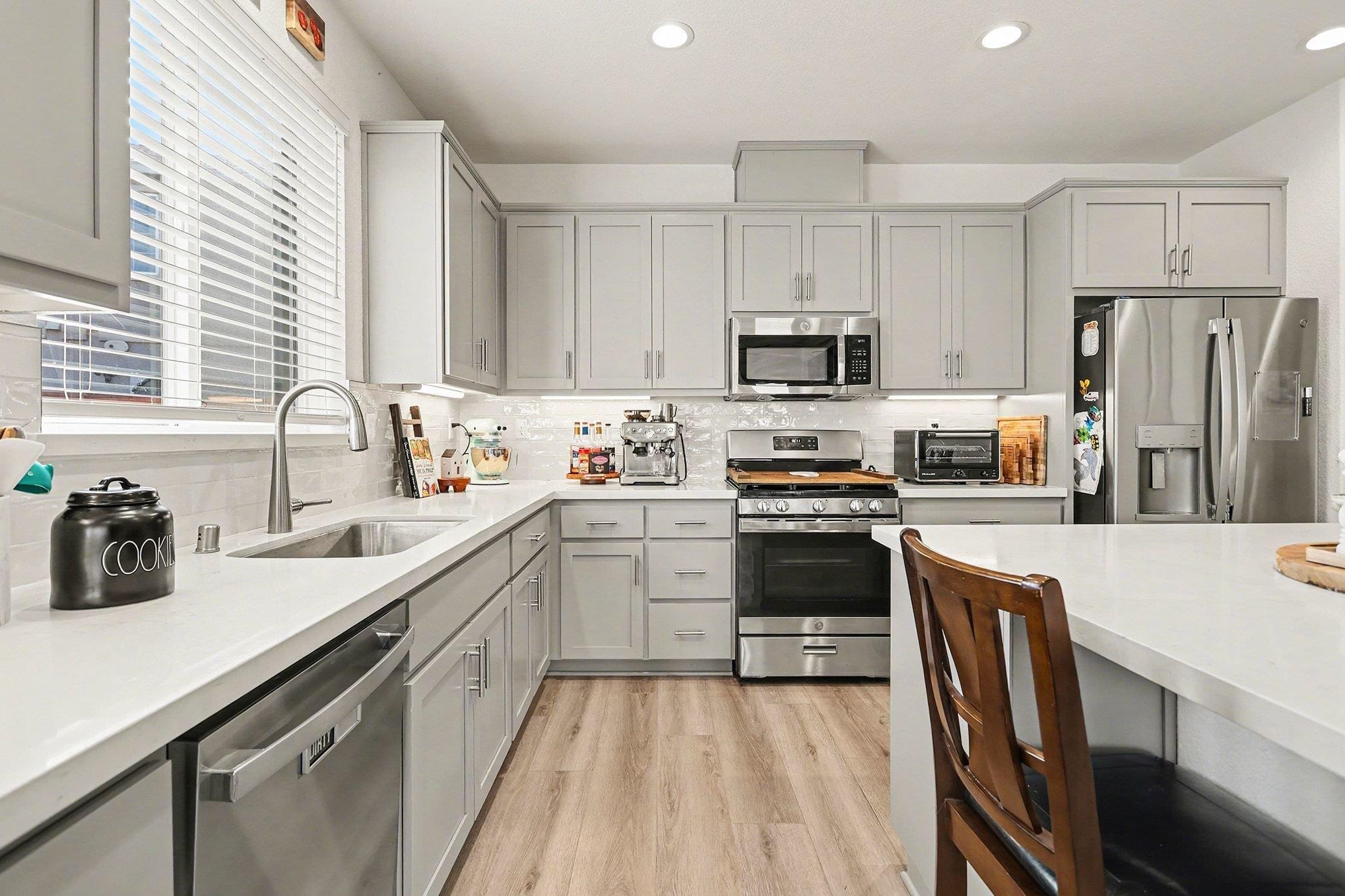 Detail Gallery Image 7 of 26 For 3033 Honeycomb Ct, Antioch,  CA 94509 - 4 Beds | 2/1 Baths