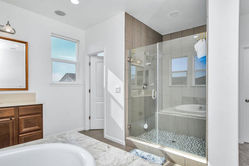 Detail Gallery Image 12 of 25 For 1045 Martinez Dr, Brentwood,  CA 94513 - 5 Beds | 5/1 Baths