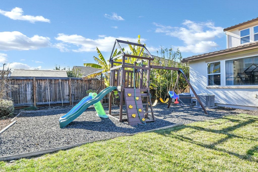 Detail Gallery Image 21 of 25 For 1045 Martinez Dr, Brentwood,  CA 94513 - 5 Beds | 5/1 Baths