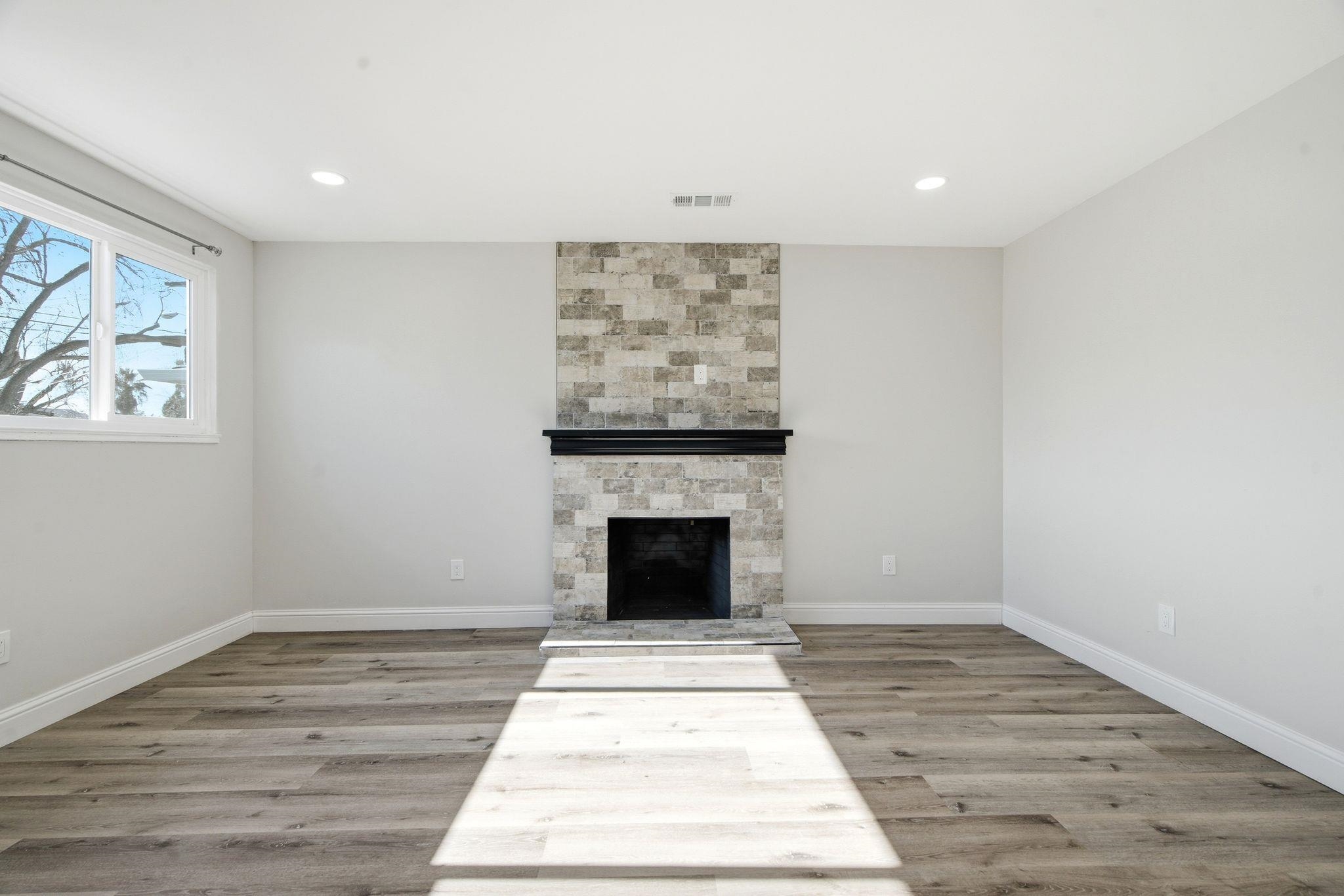 Detail Gallery Image 8 of 42 For 974 Ventura Ave, Livermore,  CA 94551 - 3 Beds | 2 Baths