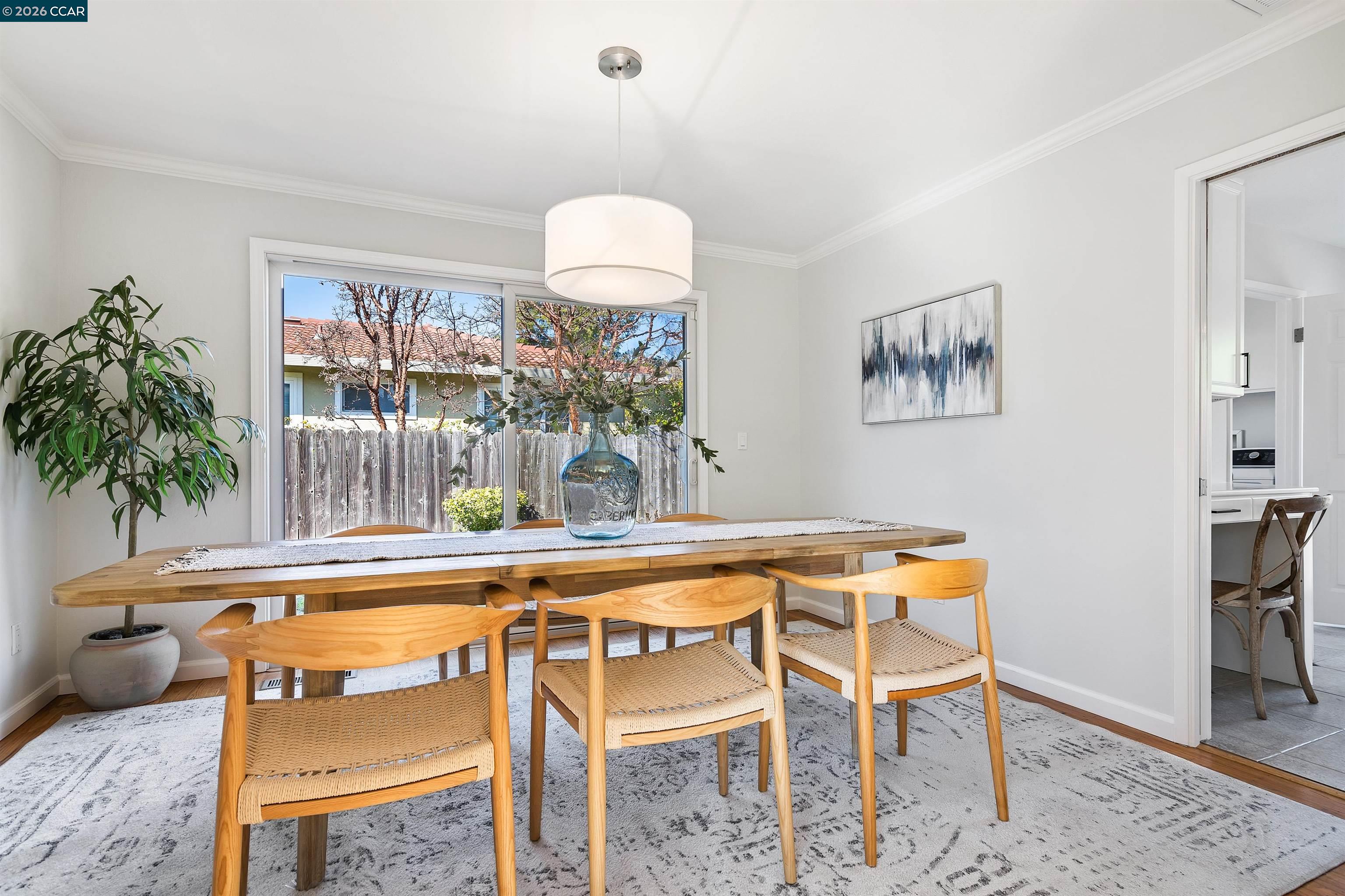 Detail Gallery Image 11 of 38 For 1197 Larch Ave, Moraga,  CA 94556 - 4 Beds | 2/1 Baths