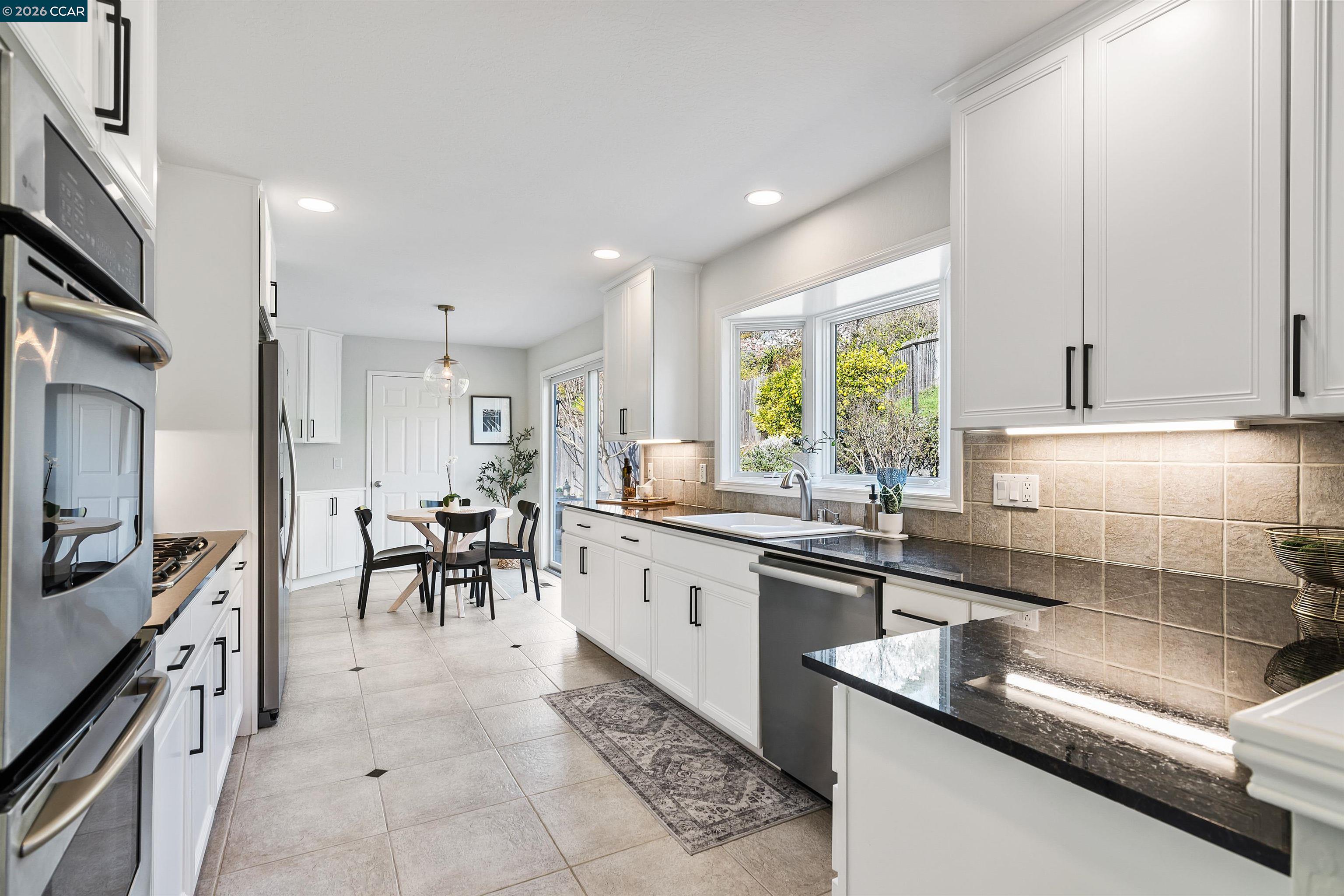 Detail Gallery Image 12 of 38 For 1197 Larch Ave, Moraga,  CA 94556 - 4 Beds | 2/1 Baths