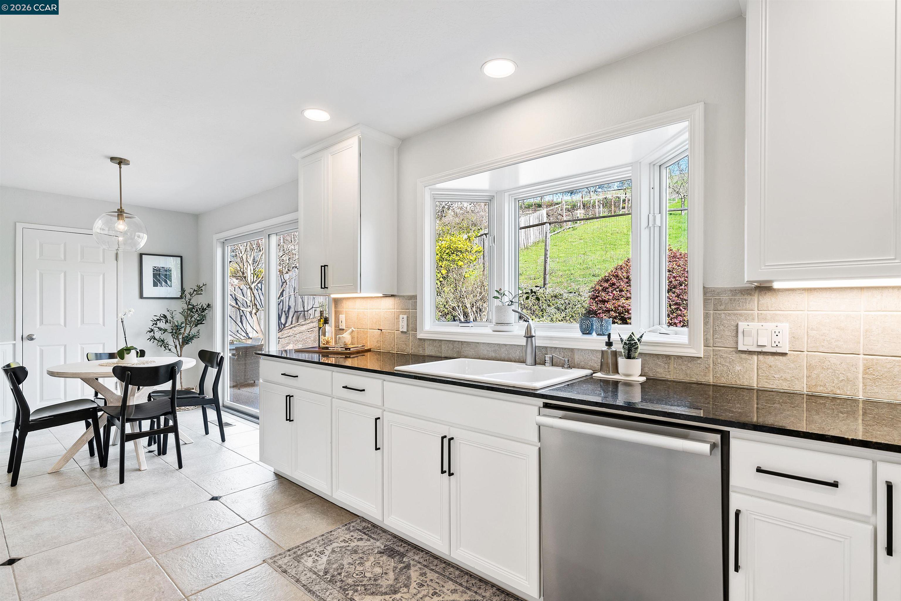 Detail Gallery Image 14 of 38 For 1197 Larch Ave, Moraga,  CA 94556 - 4 Beds | 2/1 Baths