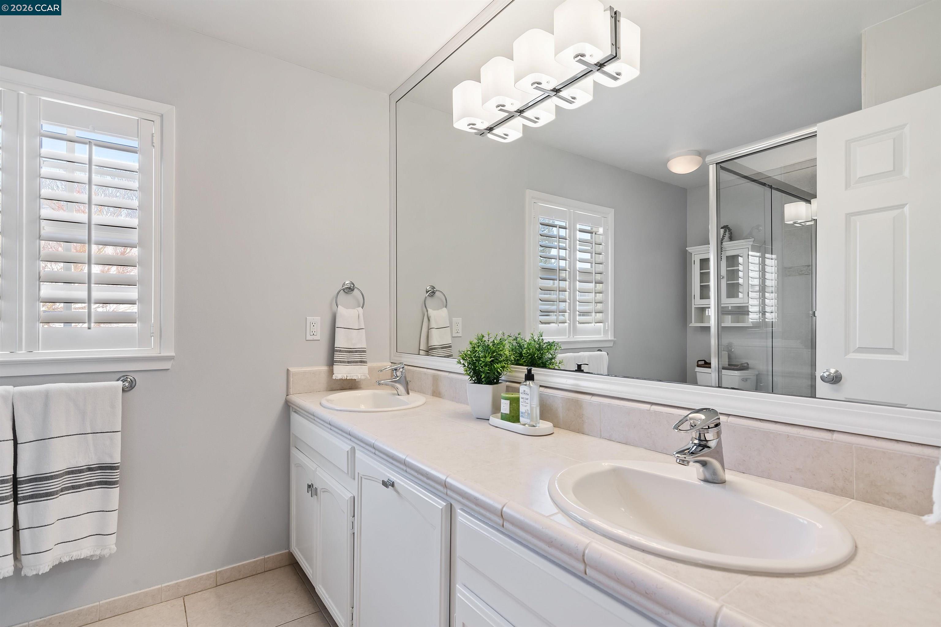 Detail Gallery Image 25 of 38 For 1197 Larch Ave, Moraga,  CA 94556 - 4 Beds | 2/1 Baths