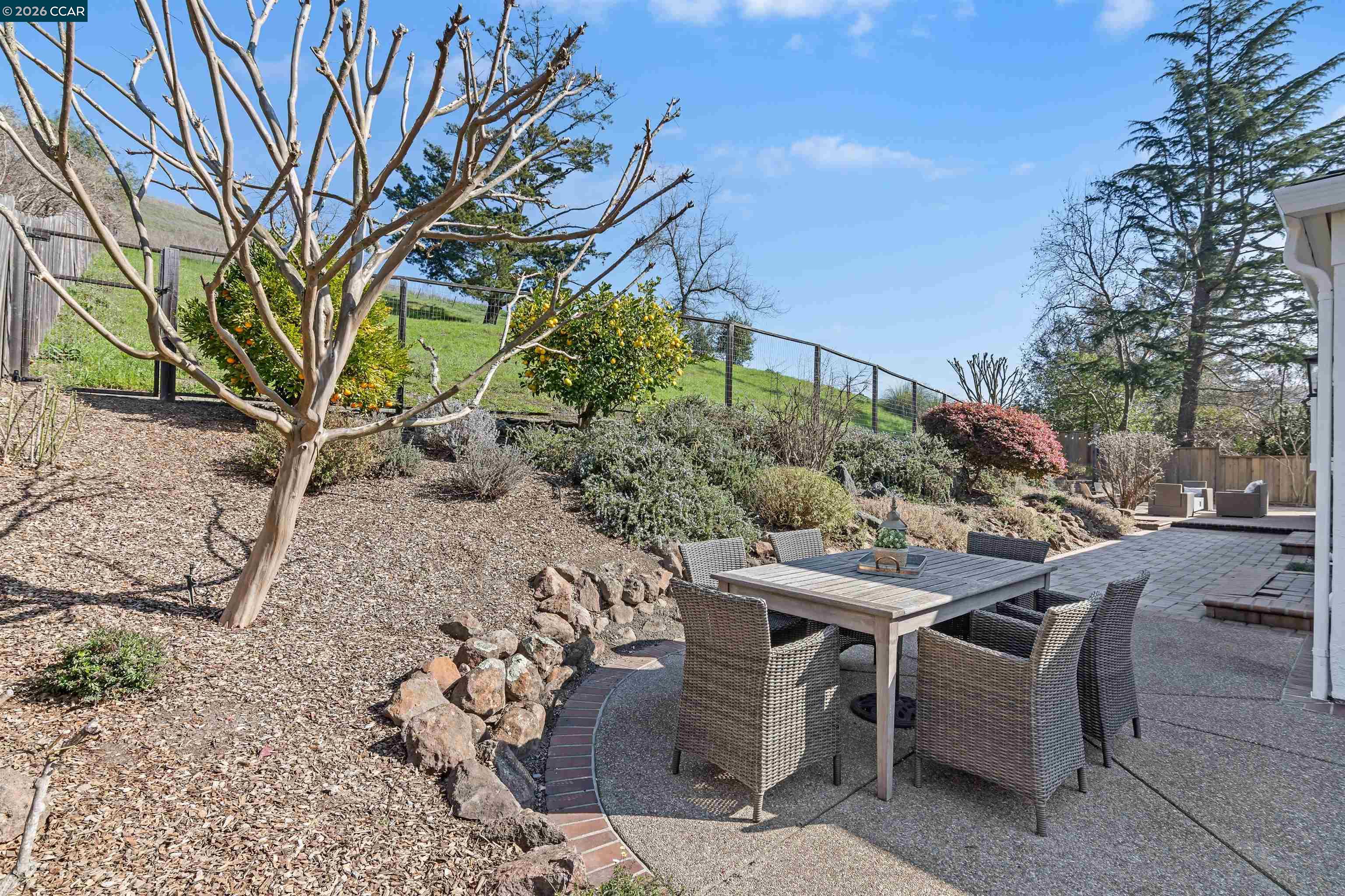 Detail Gallery Image 27 of 38 For 1197 Larch Ave, Moraga,  CA 94556 - 4 Beds | 2/1 Baths
