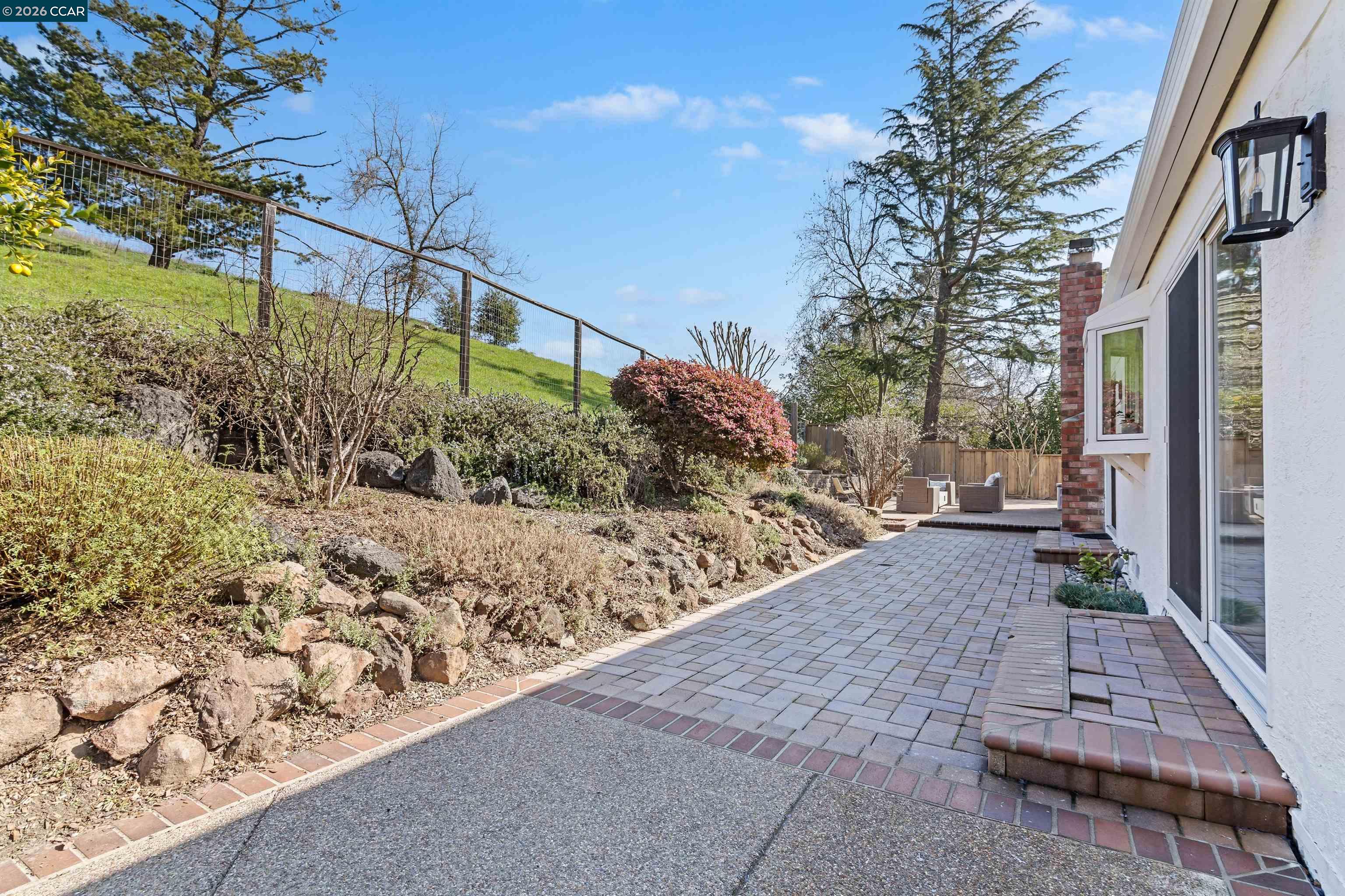 Detail Gallery Image 28 of 38 For 1197 Larch Ave, Moraga,  CA 94556 - 4 Beds | 2/1 Baths