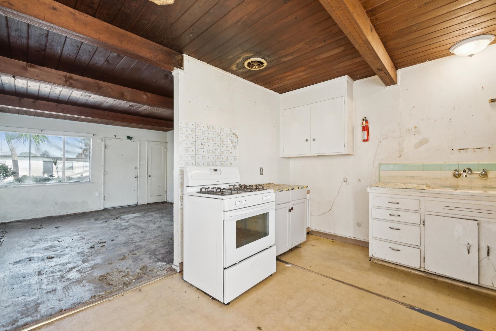 Detail Gallery Image 5 of 14 For 318 Linda Dr, San Pablo,  CA 94806 - 3 Beds | 1 Baths