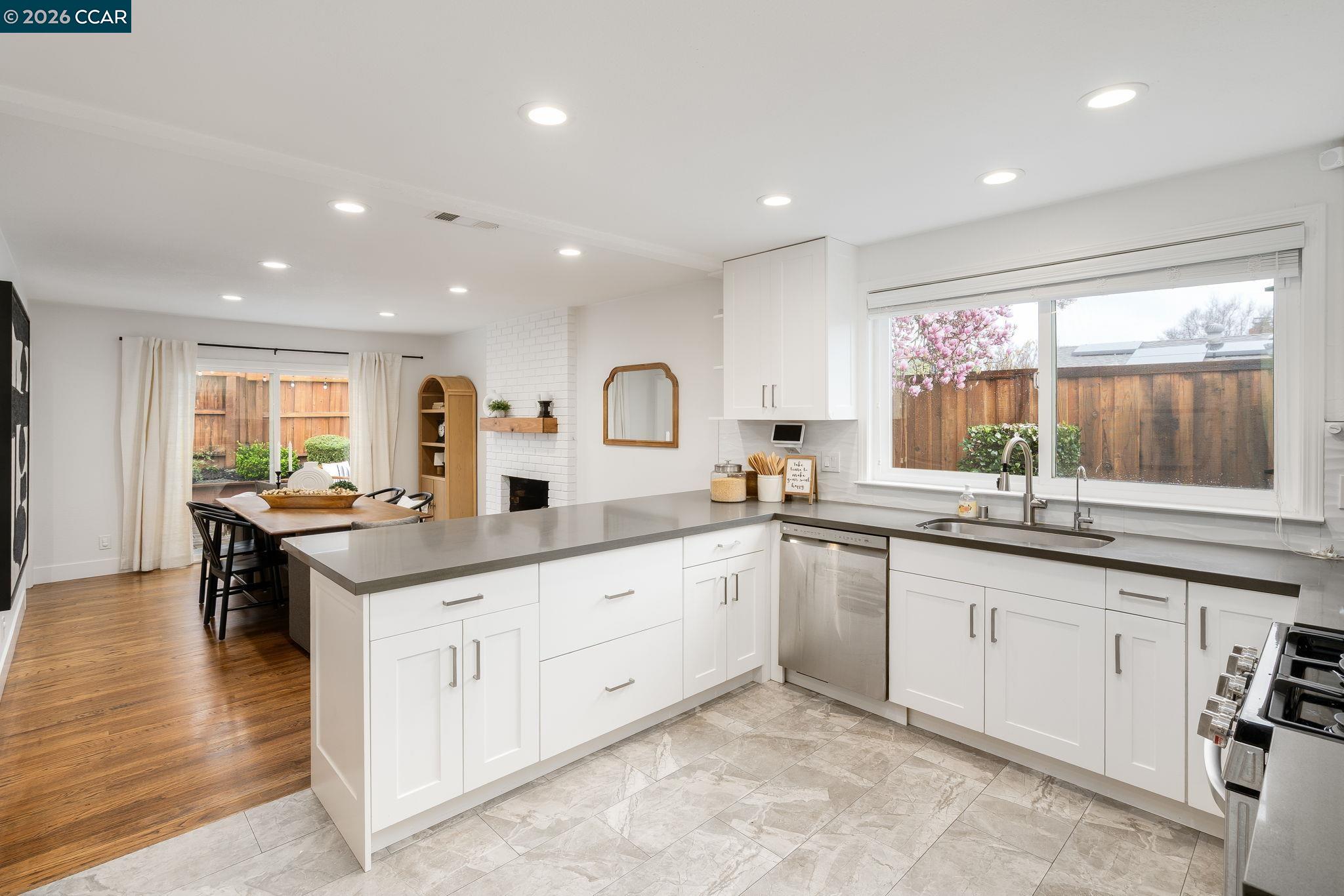 Detail Gallery Image 6 of 31 For 9695 Ashby Way, San Ramon,  CA 94583 - 4 Beds | 2 Baths