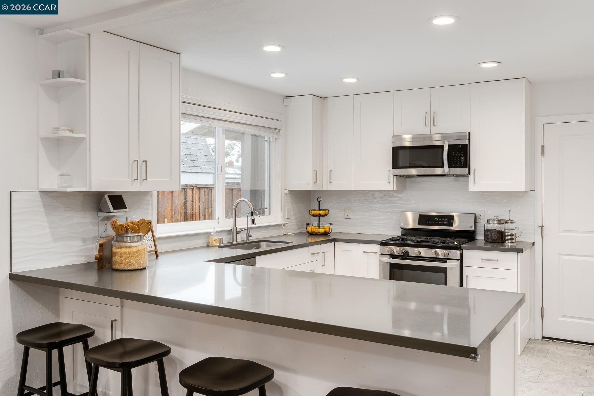 Detail Gallery Image 8 of 31 For 9695 Ashby Way, San Ramon,  CA 94583 - 4 Beds | 2 Baths