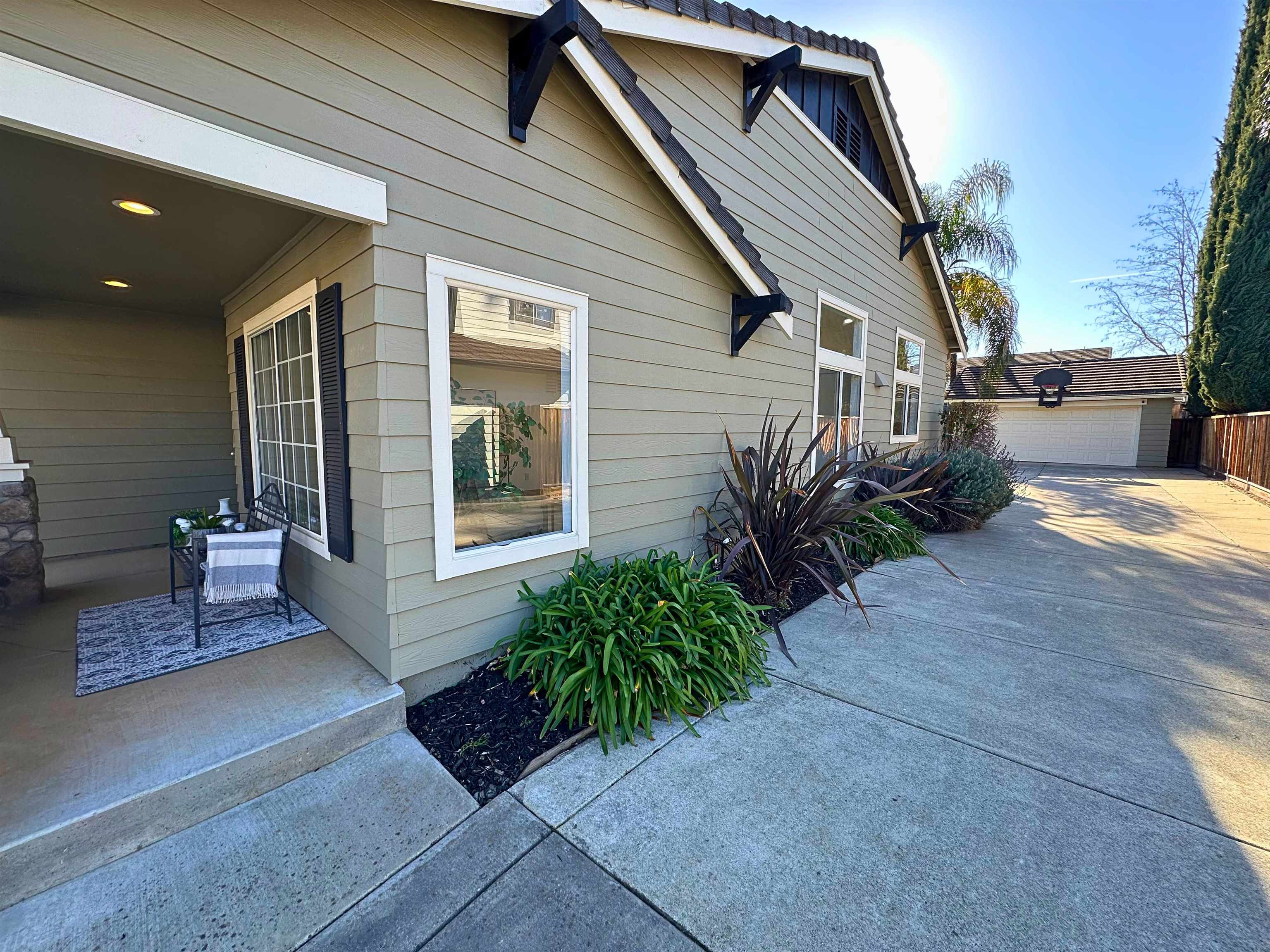 Detail Gallery Image 4 of 37 For 3075 Shiles Loop, Brentwood,  CA 94513 - 3 Beds | 2 Baths