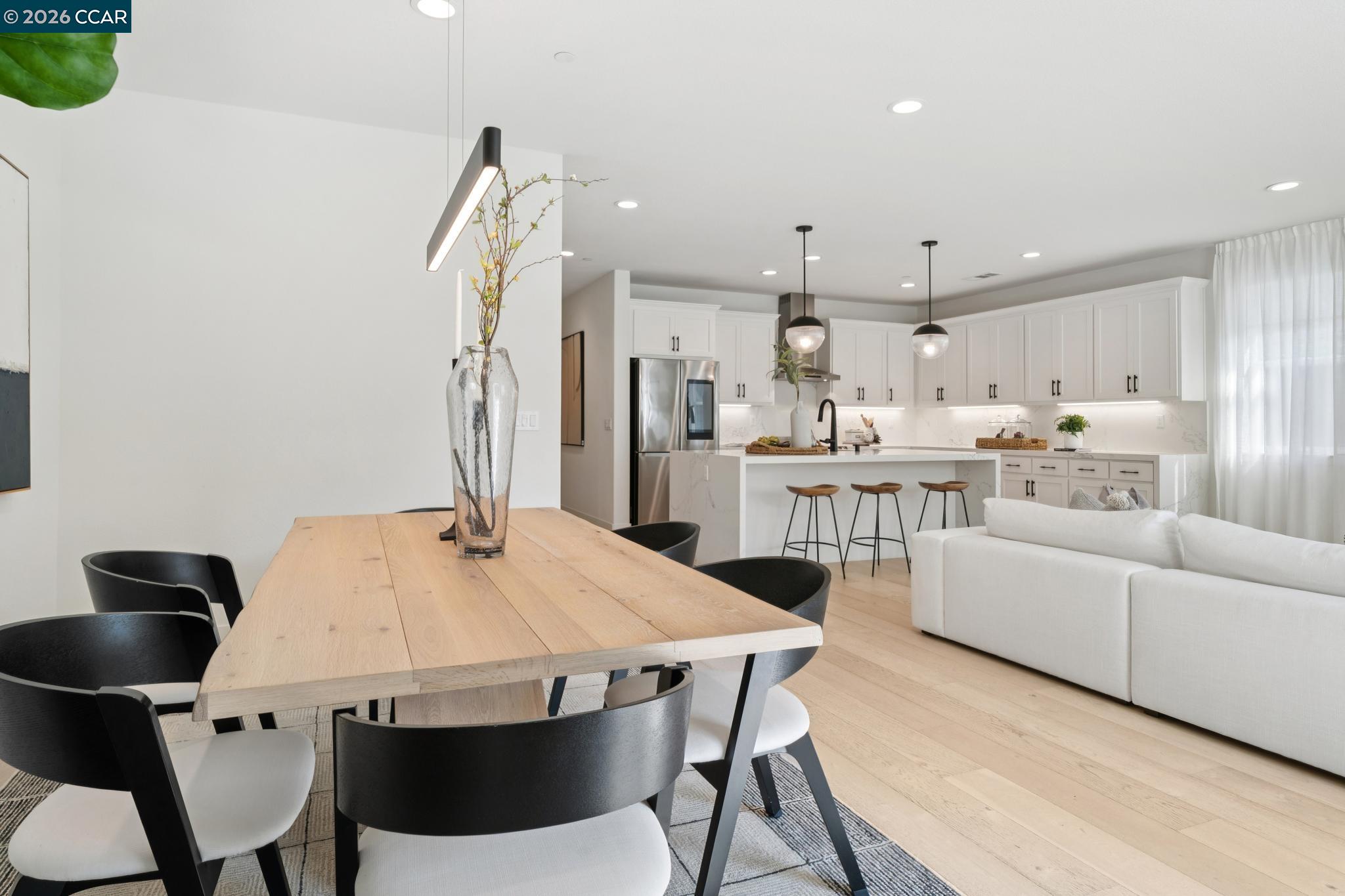 Detail Gallery Image 13 of 47 For 5549 Promontory Way, Antioch,  CA 94531 - 4 Beds | 3/1 Baths