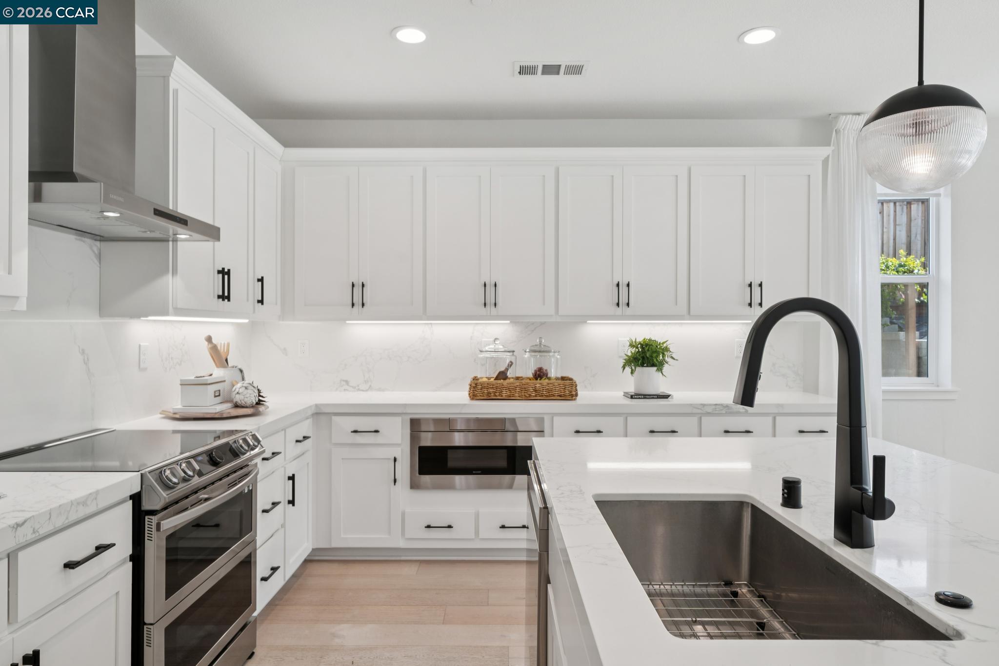 Detail Gallery Image 18 of 47 For 5549 Promontory Way, Antioch,  CA 94531 - 4 Beds | 3/1 Baths