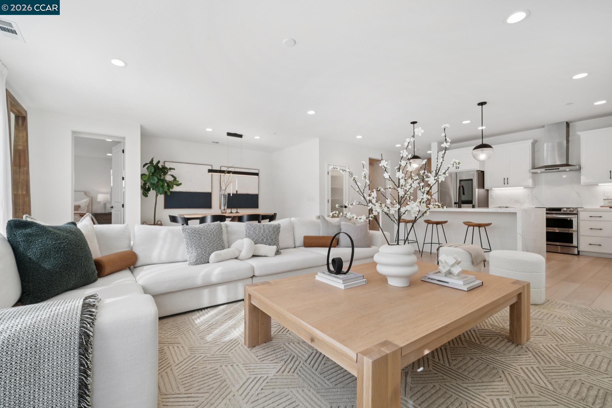 Detail Gallery Image 8 of 47 For 5549 Promontory Way, Antioch,  CA 94531 - 4 Beds | 3/1 Baths