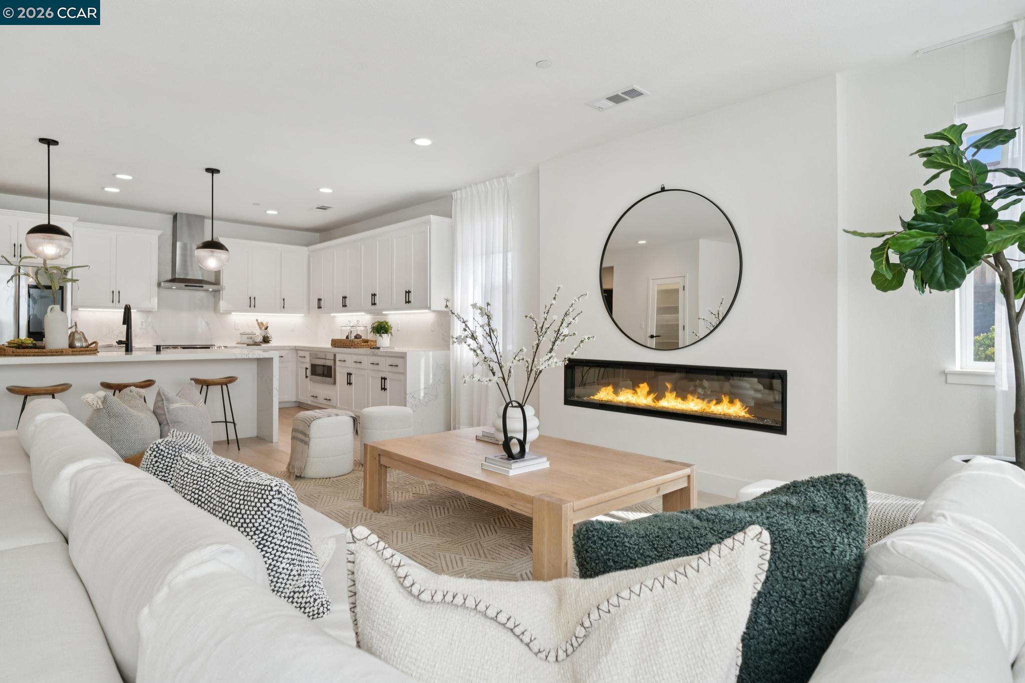 Detail Gallery Image 9 of 47 For 5549 Promontory Way, Antioch,  CA 94531 - 4 Beds | 3/1 Baths