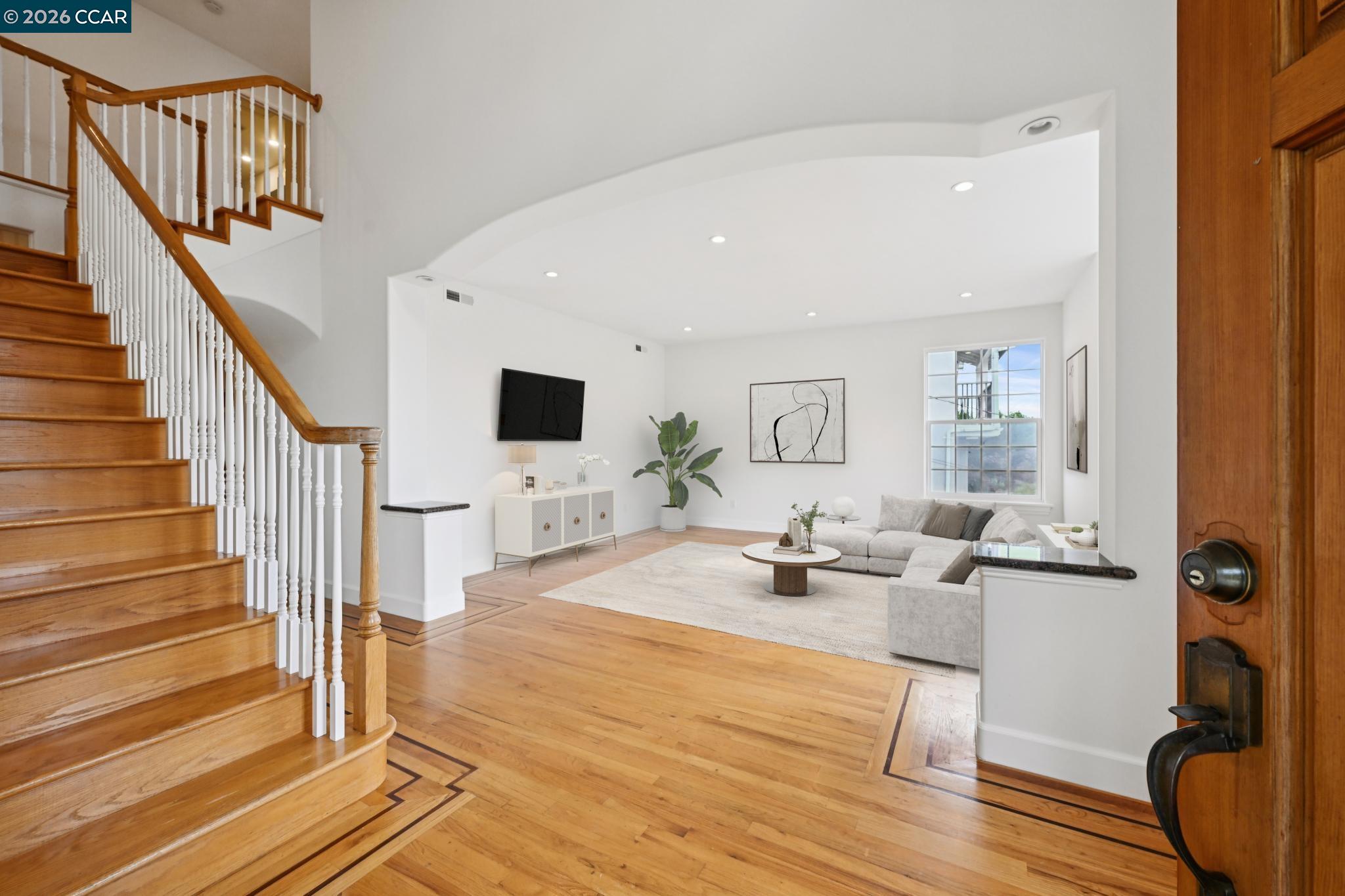 Detail Gallery Image 2 of 31 For 4132 Balfour Ave, Oakland,  CA 94610 - 4 Beds | 3 Baths