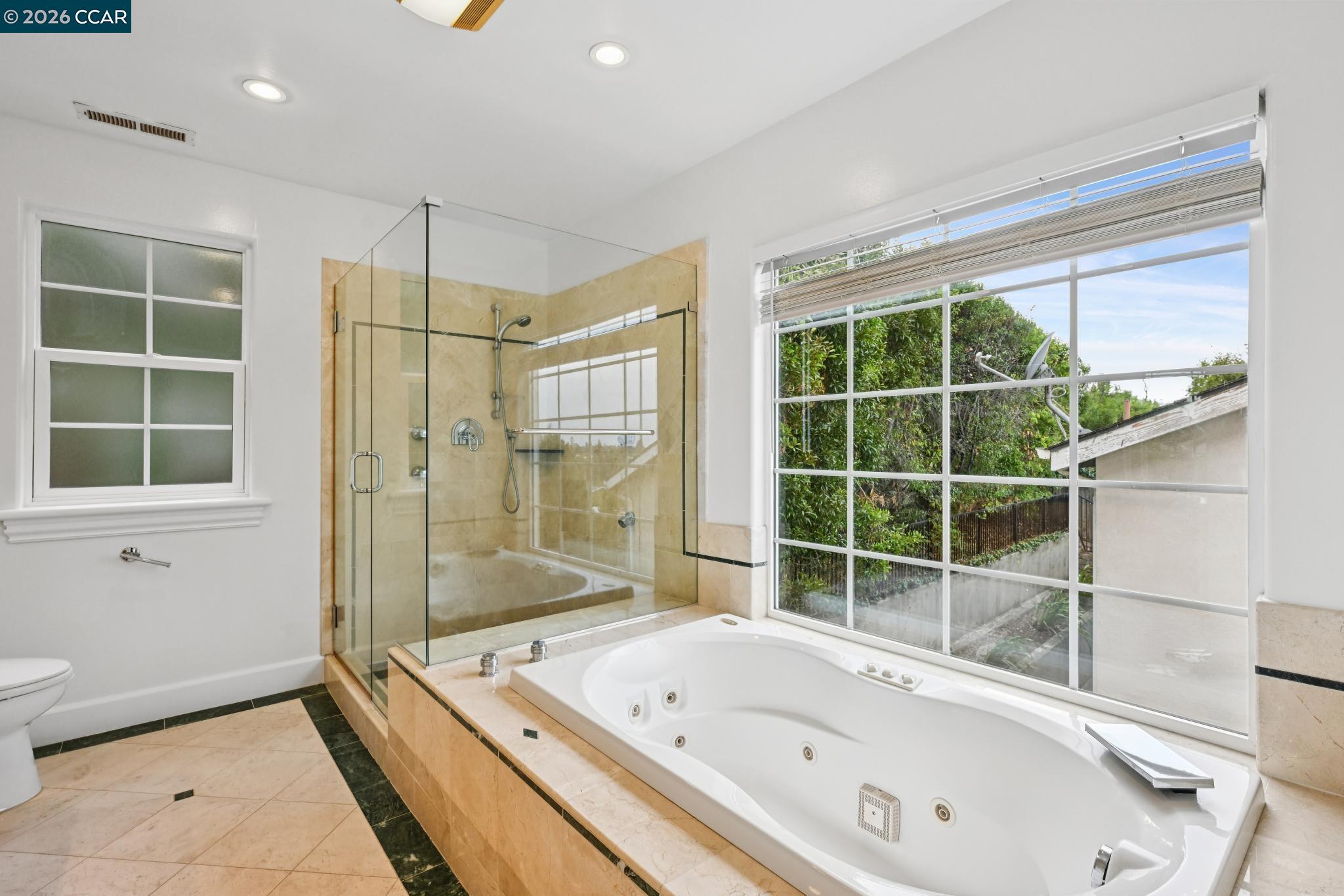 Detail Gallery Image 18 of 31 For 4132 Balfour Ave, Oakland,  CA 94610 - 4 Beds | 3 Baths