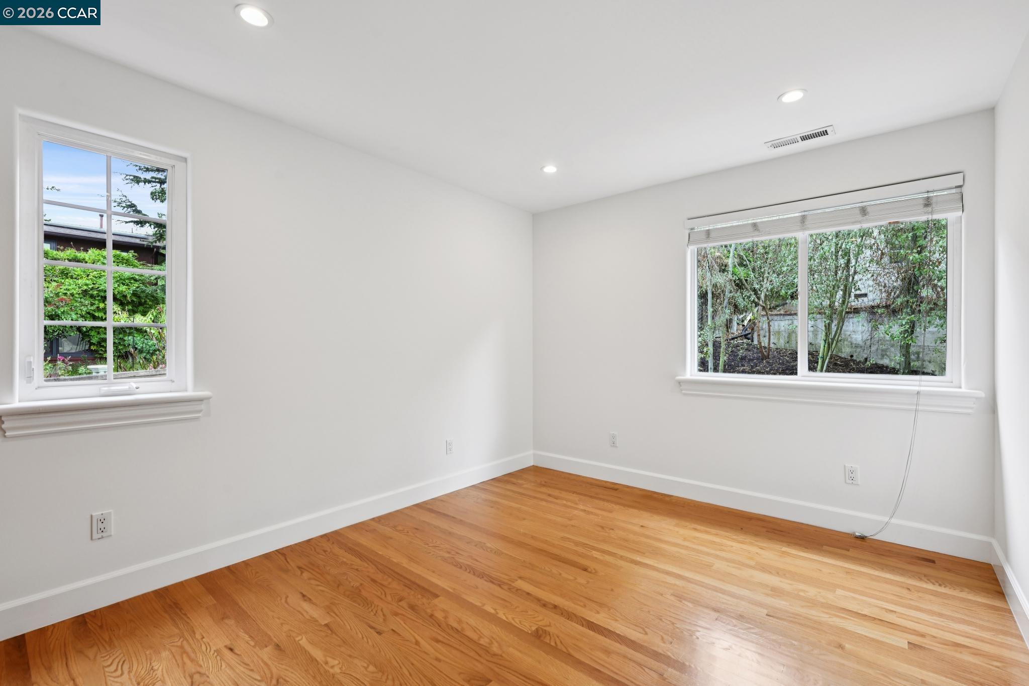 Detail Gallery Image 21 of 31 For 4132 Balfour Ave, Oakland,  CA 94610 - 4 Beds | 3 Baths