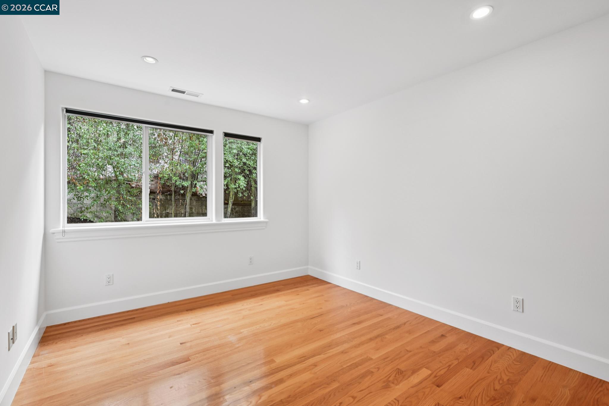 Detail Gallery Image 25 of 31 For 4132 Balfour Ave, Oakland,  CA 94610 - 4 Beds | 3 Baths