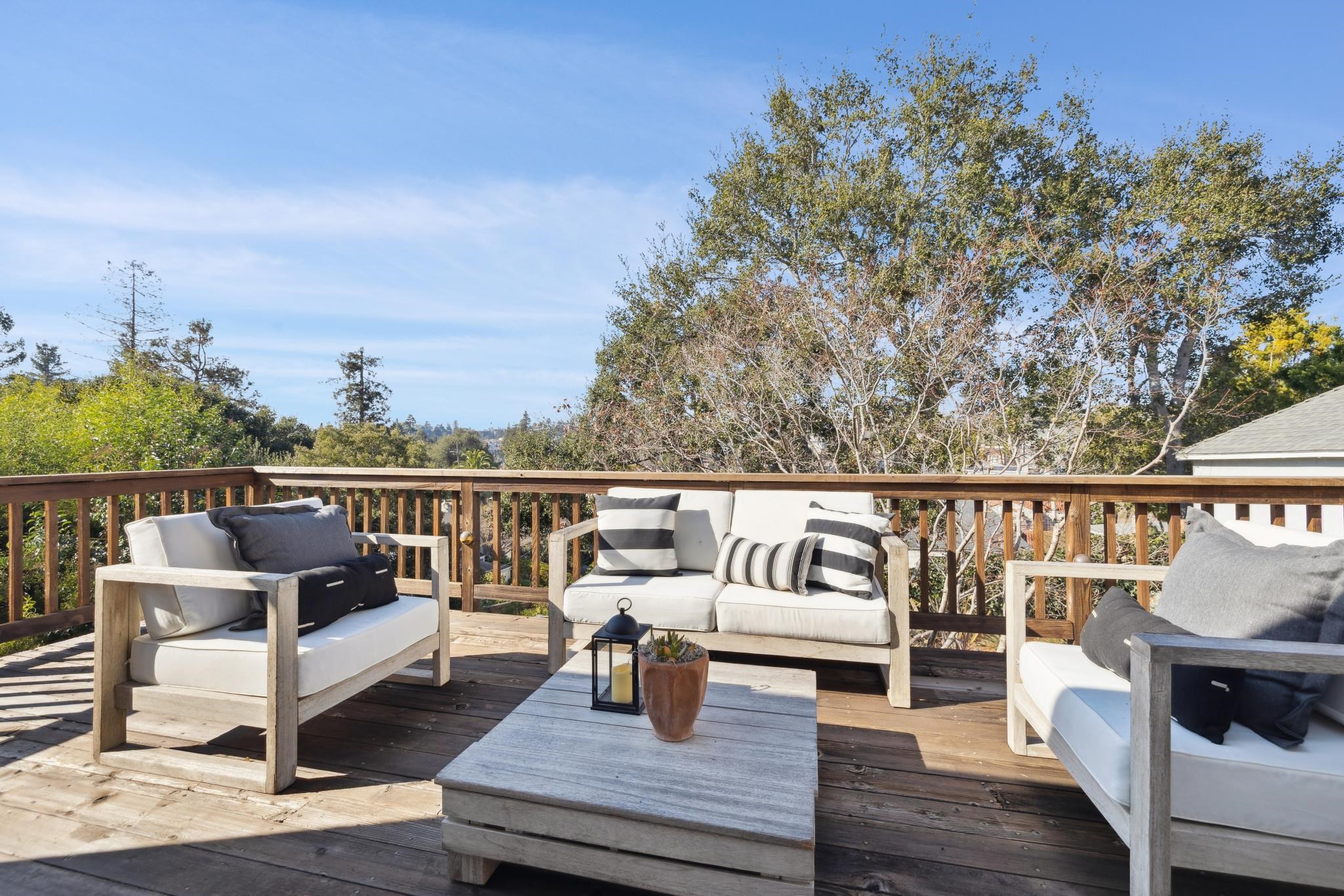 Detail Gallery Image 18 of 54 For 1111 Winsor Ave, Piedmont,  CA 94610 - 3 Beds | 2 Baths