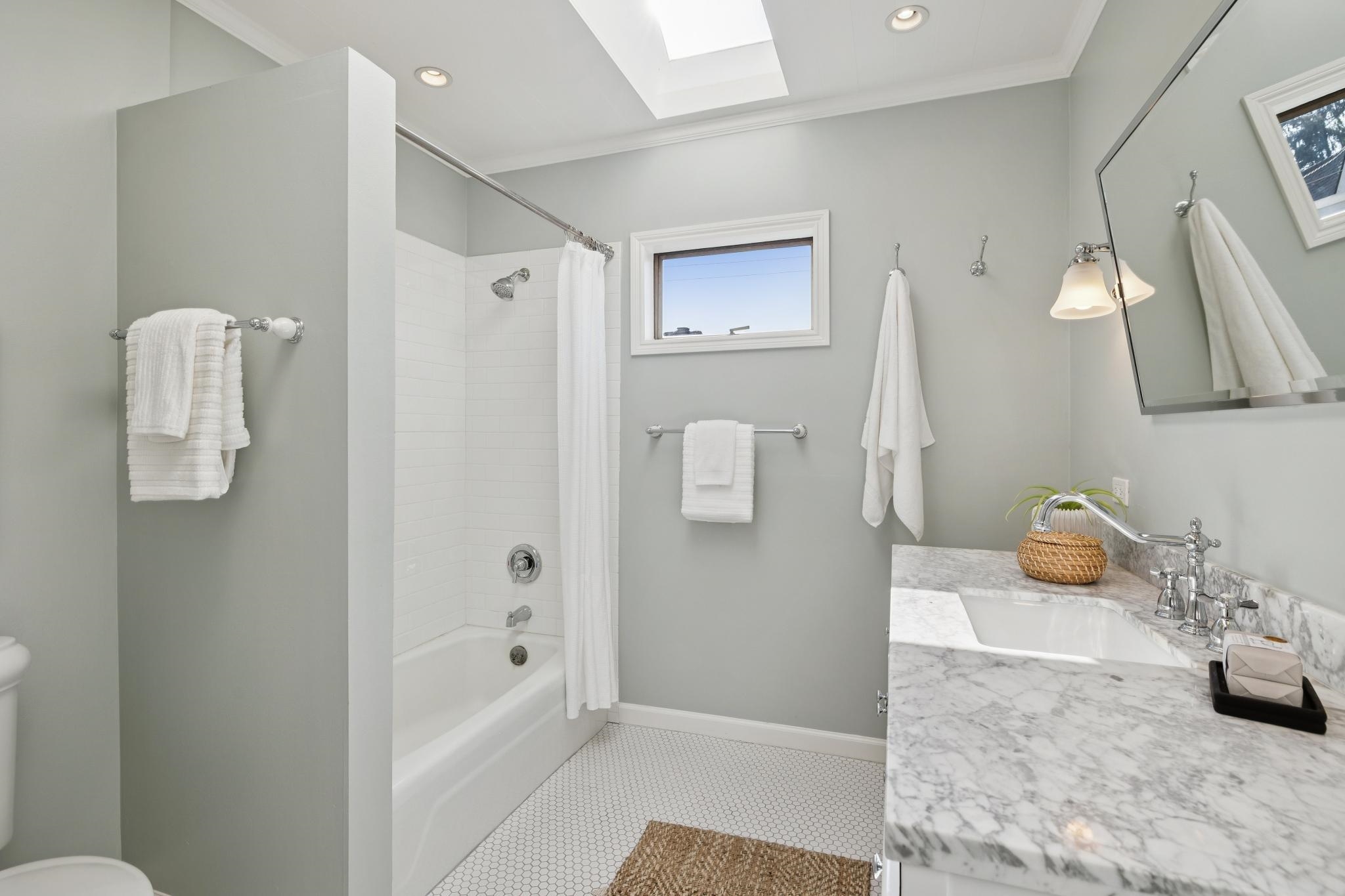 Detail Gallery Image 24 of 54 For 1111 Winsor Ave, Piedmont,  CA 94610 - 3 Beds | 2 Baths