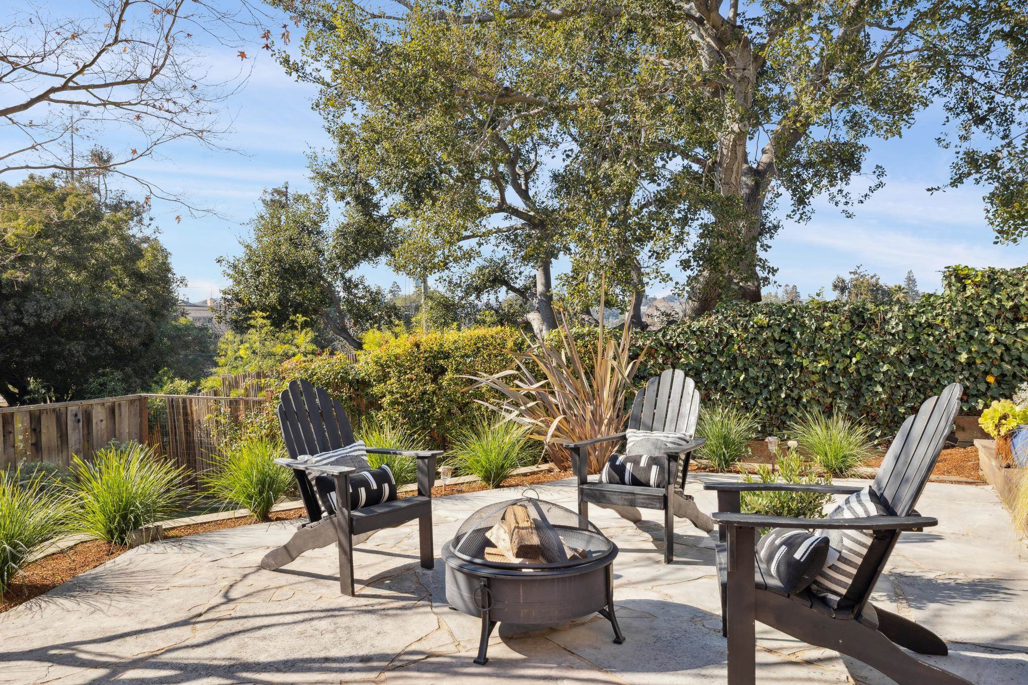 Detail Gallery Image 40 of 54 For 1111 Winsor Ave, Piedmont,  CA 94610 - 3 Beds | 2 Baths