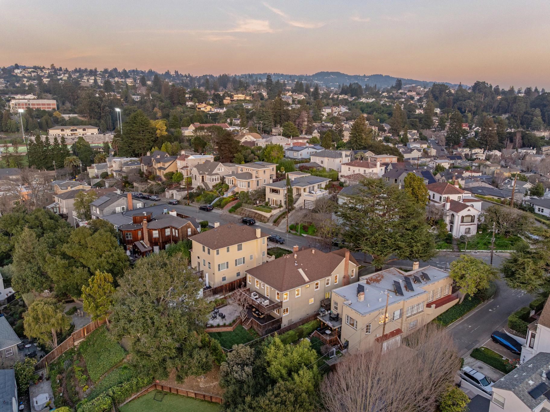 Detail Gallery Image 52 of 54 For 1111 Winsor Ave, Piedmont,  CA 94610 - 3 Beds | 2 Baths