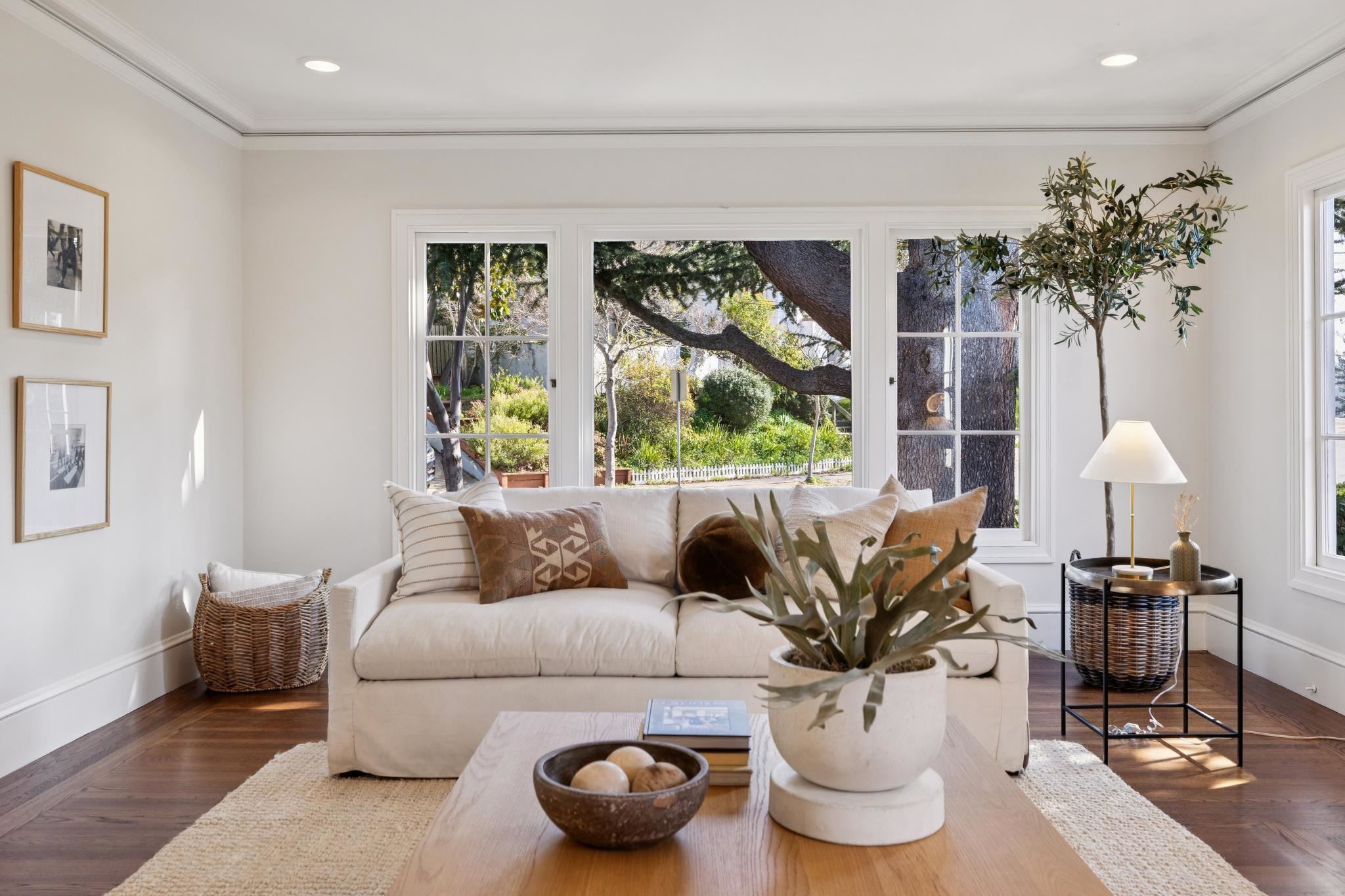 Detail Gallery Image 8 of 54 For 1111 Winsor Ave, Piedmont,  CA 94610 - 3 Beds | 2 Baths