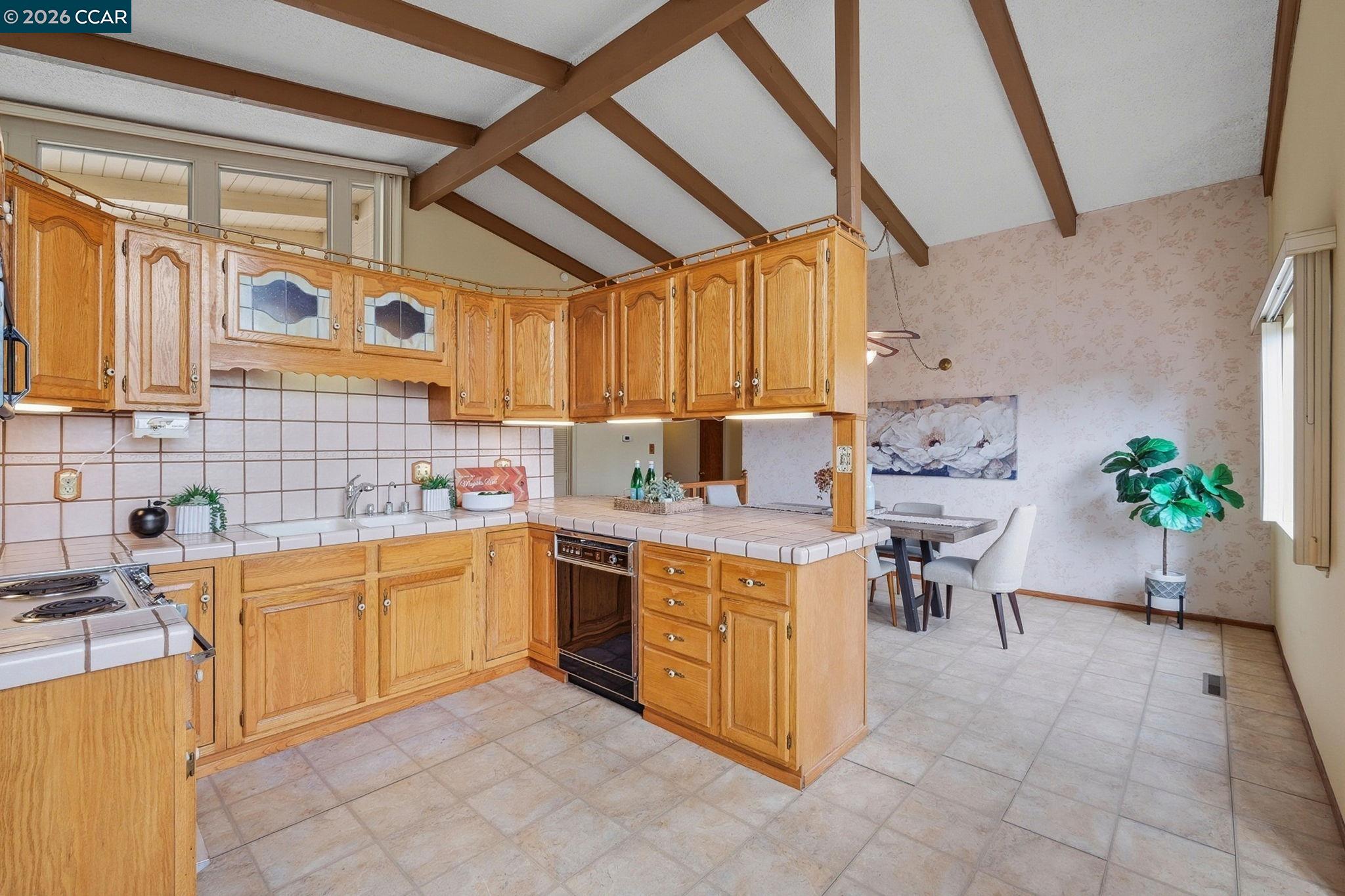 Detail Gallery Image 14 of 47 For 95 Mackie Dr, Martinez,  CA 94553 - 3 Beds | 3 Baths