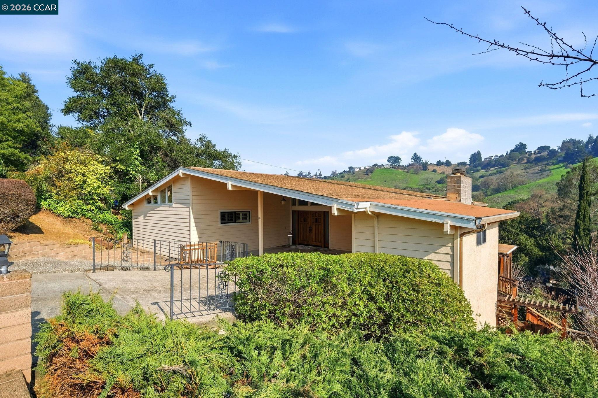 Detail Gallery Image 17 of 47 For 95 Mackie Dr, Martinez,  CA 94553 - 3 Beds | 3 Baths