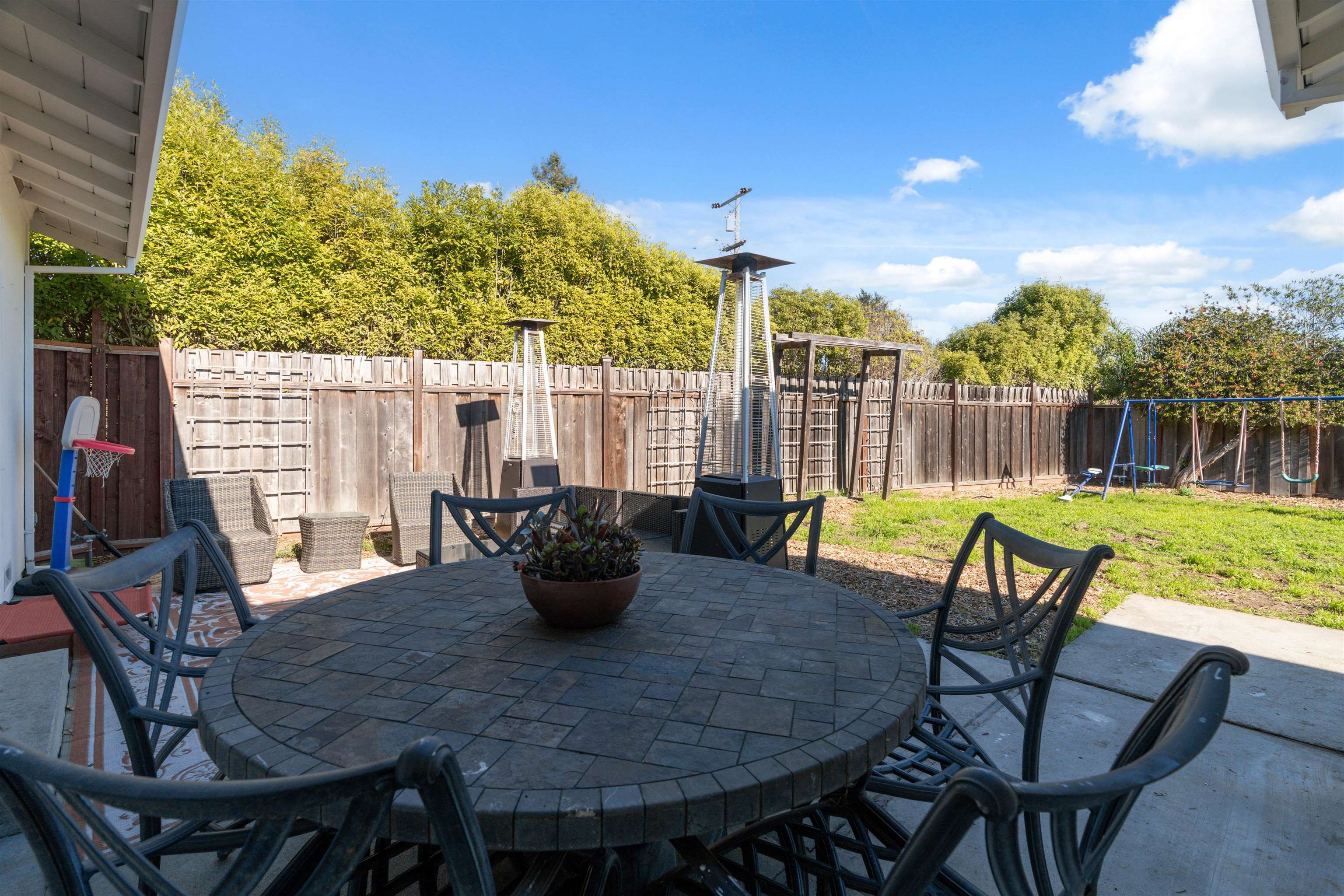 Detail Gallery Image 22 of 44 For 120 Corinne Ave, Santa Cruz,  CA 95065 - 3 Beds | 2 Baths